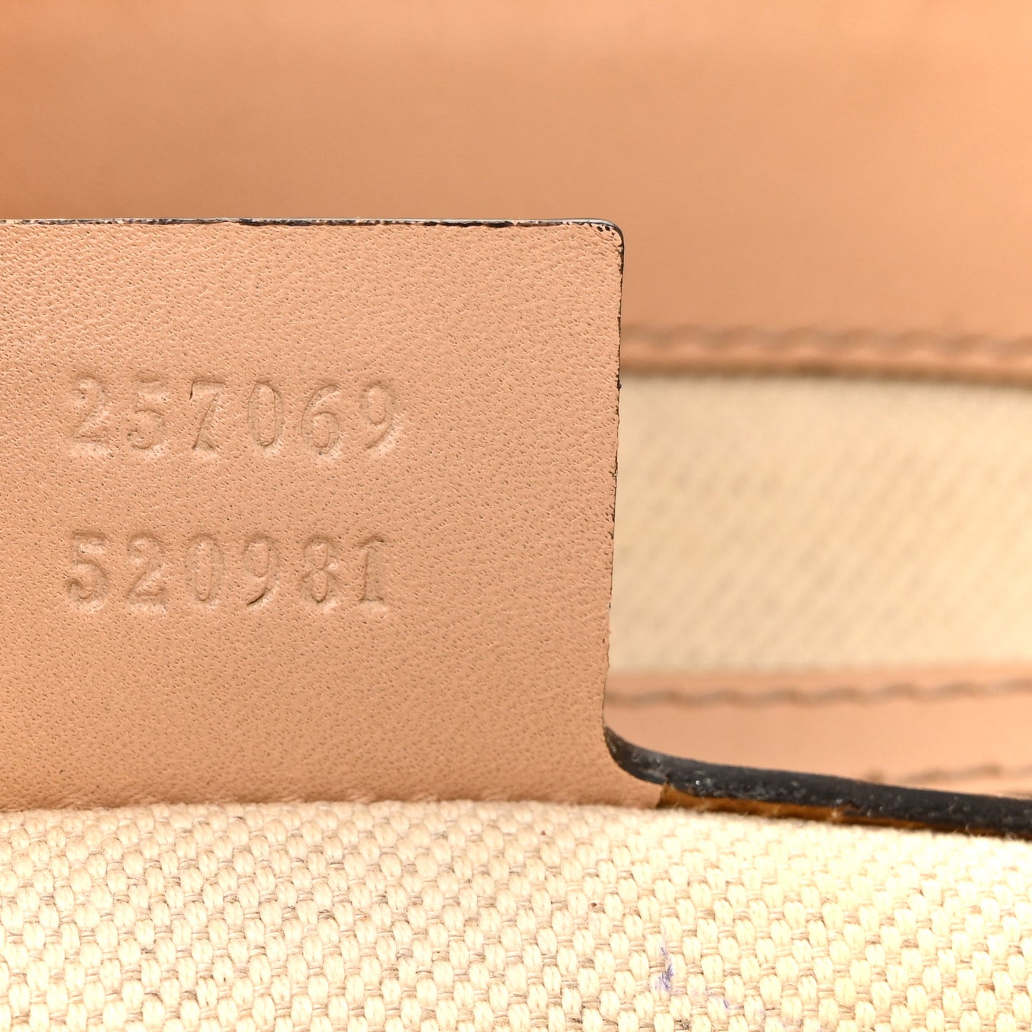 Metallic Monogram Small Lovely Heart Pink