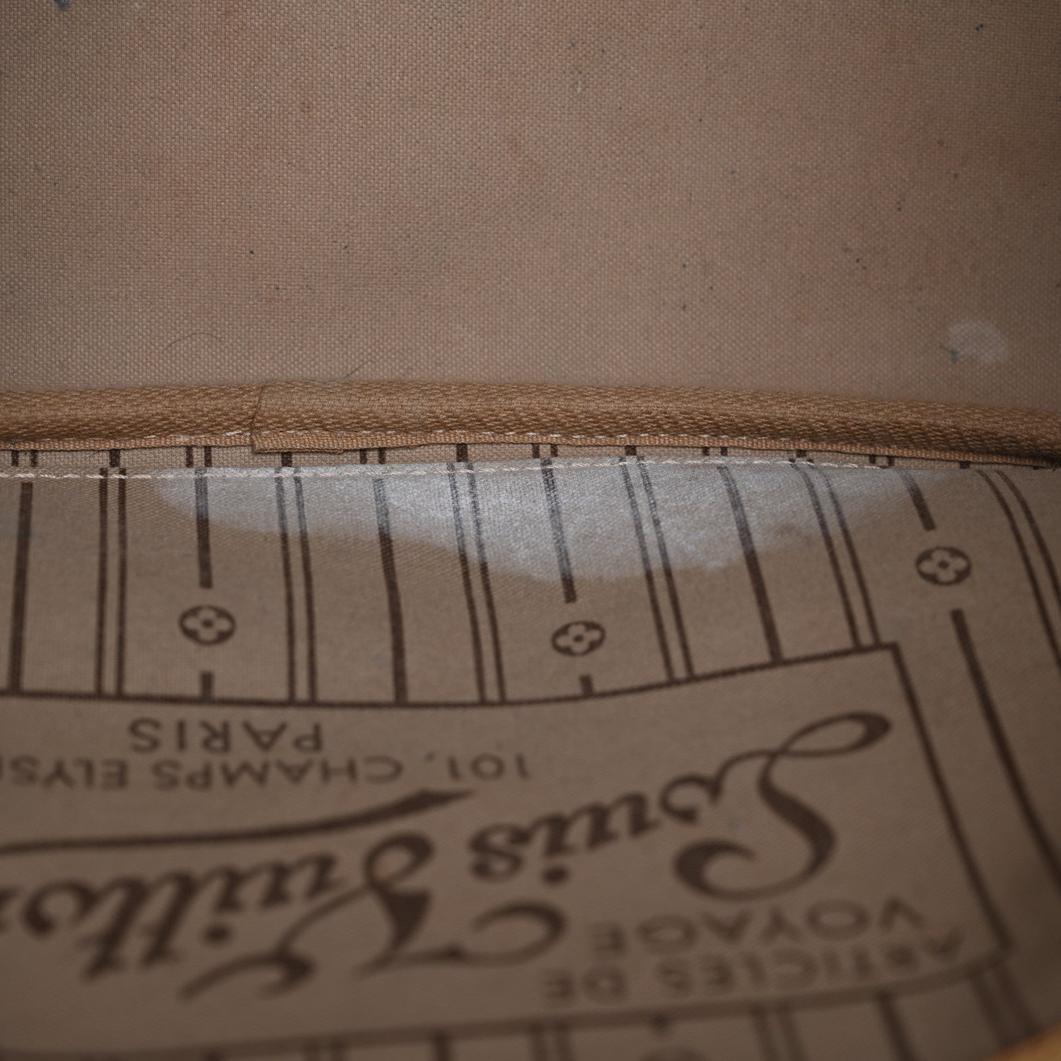 Louis Vuitton Monogram Neverfull MM 12 of 17