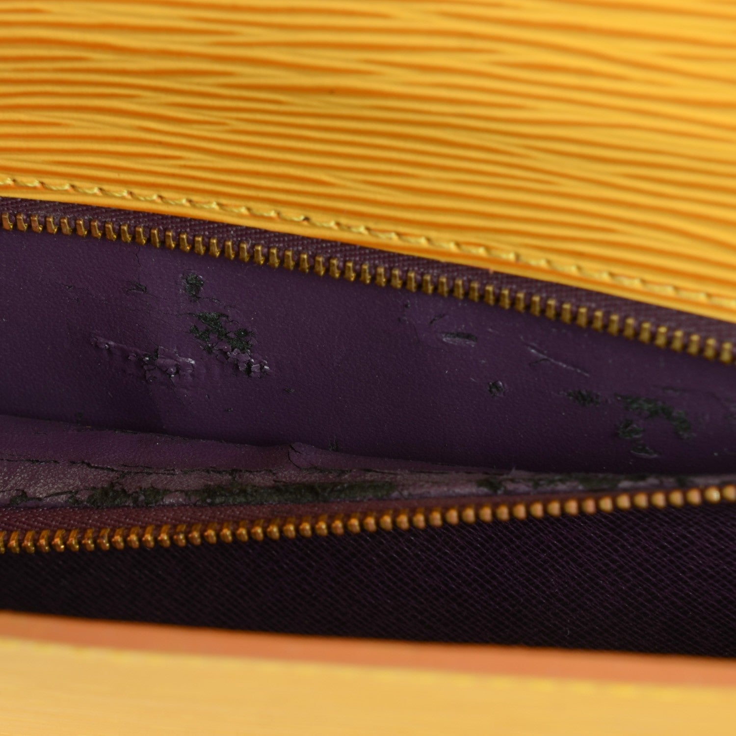 Louis Vuitton Epi Pochette Trapeze Tassil 6 of 10