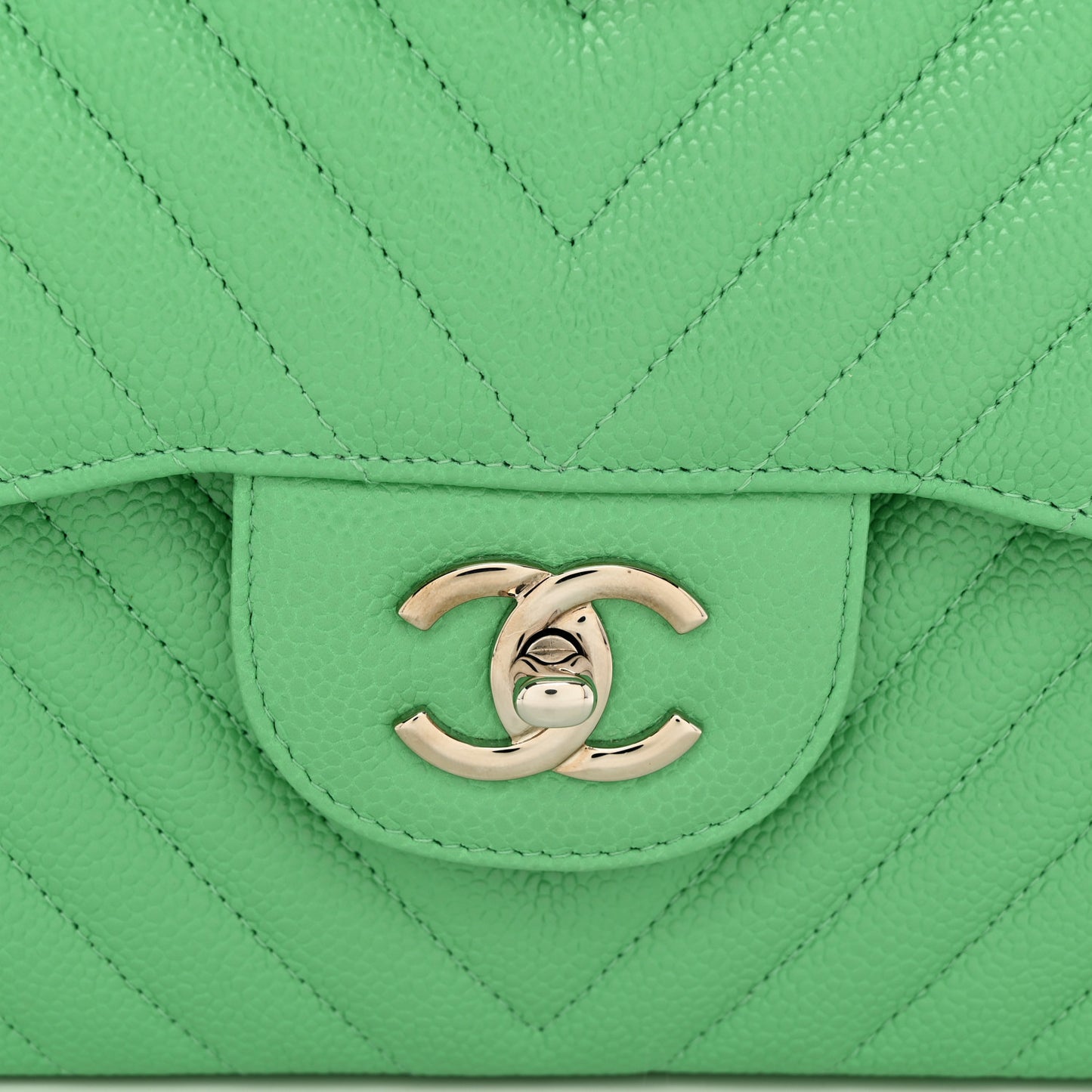 Caviar Chevron Quilted Jumbo Double Flap Green
