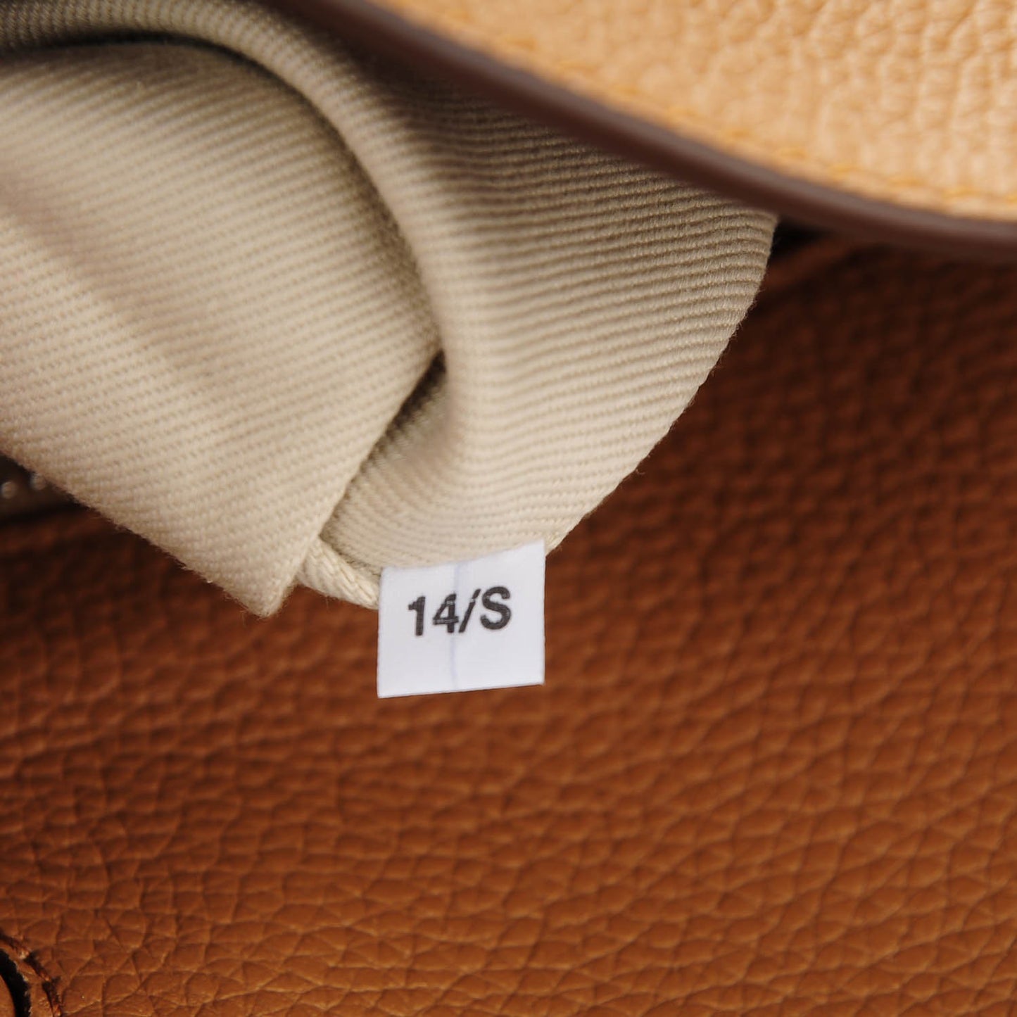 Vitello Daino Hobo Caramel
