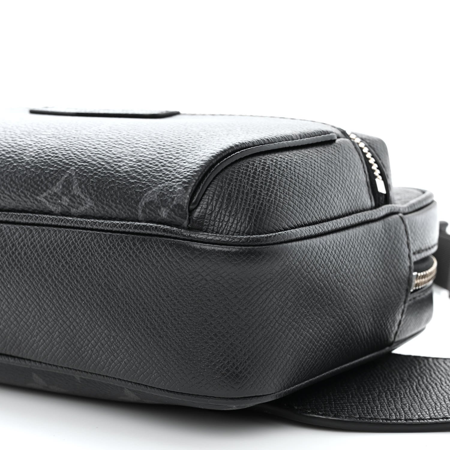 Louis Vuitton Taiga Monogram Outdoor Bumbag Black 10 of 10