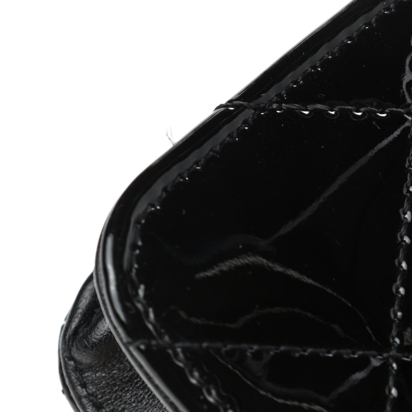 Patent Quilted Wallet On Chain WOC Black