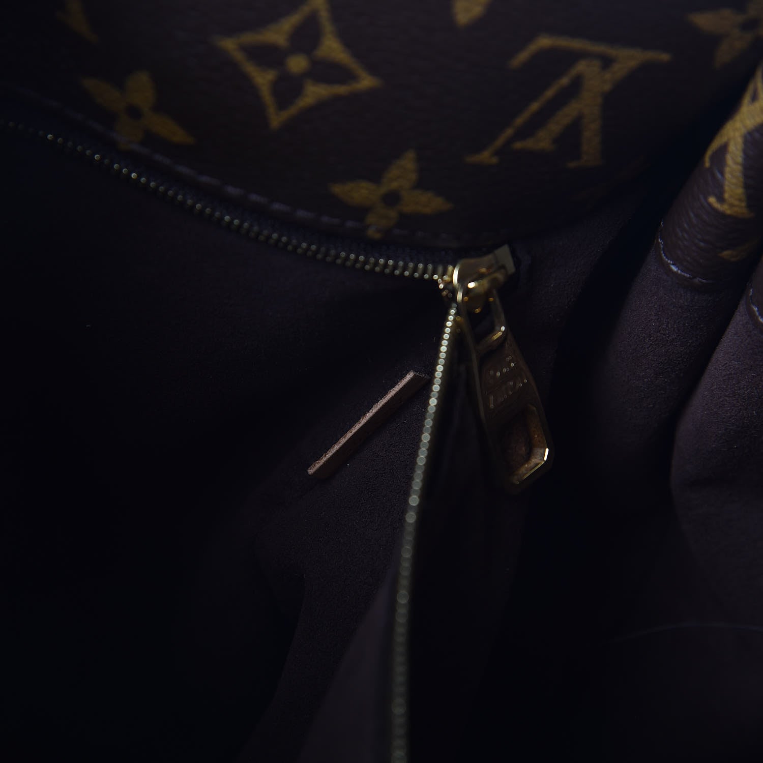 Louis Vuitton Monogram Metis 8 of 9