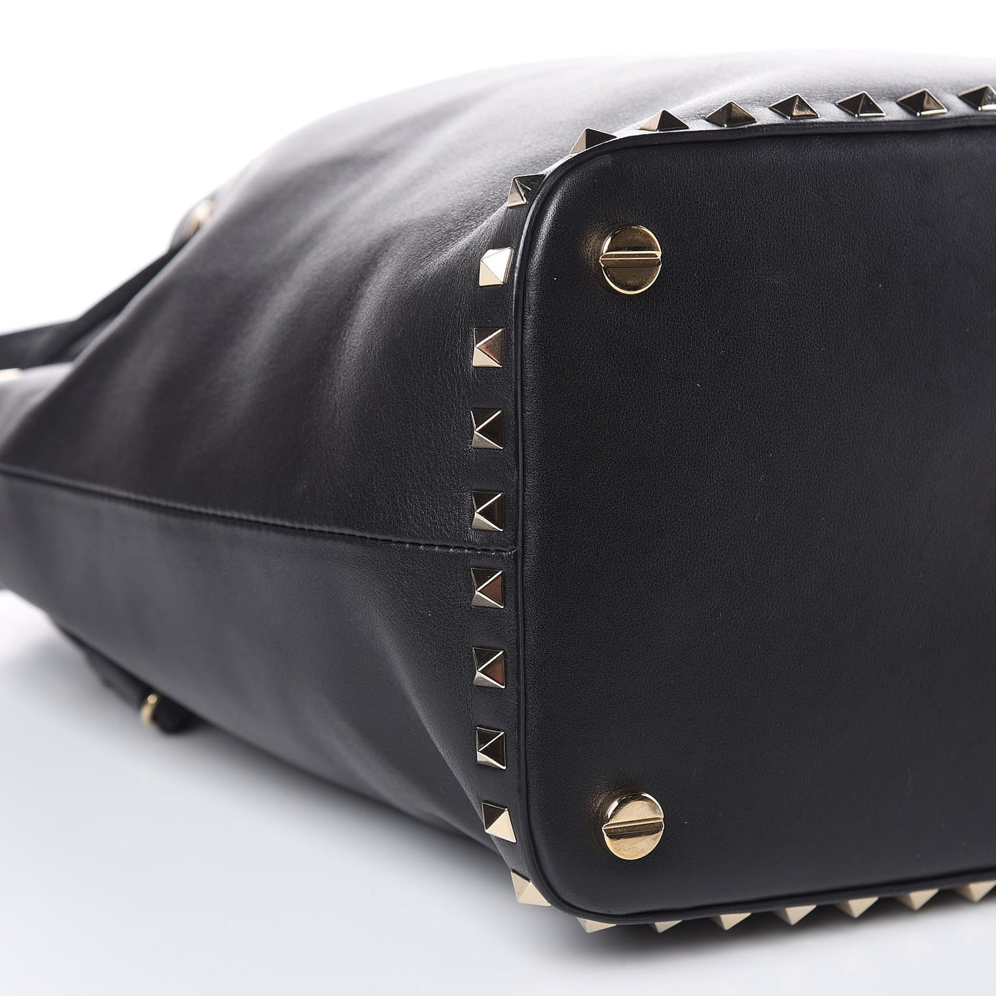 Vitello Rockstud Bucket Bag Black