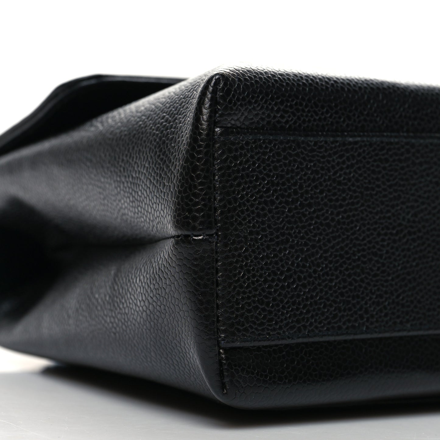 Caviar Medium Kelly Flap Black
