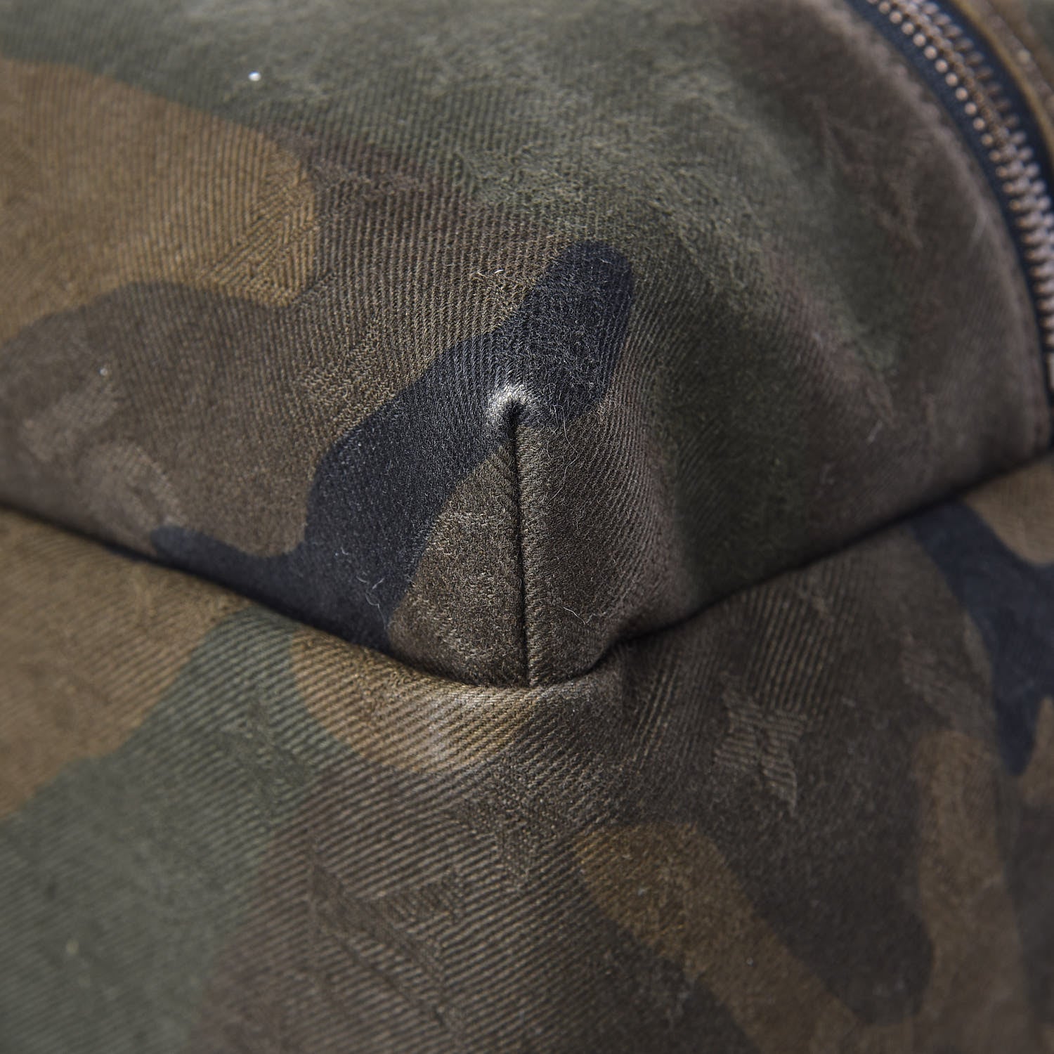 Louis Vuitton X SUPREME Canvas Camouflage Apollo Backpack 10 of 14