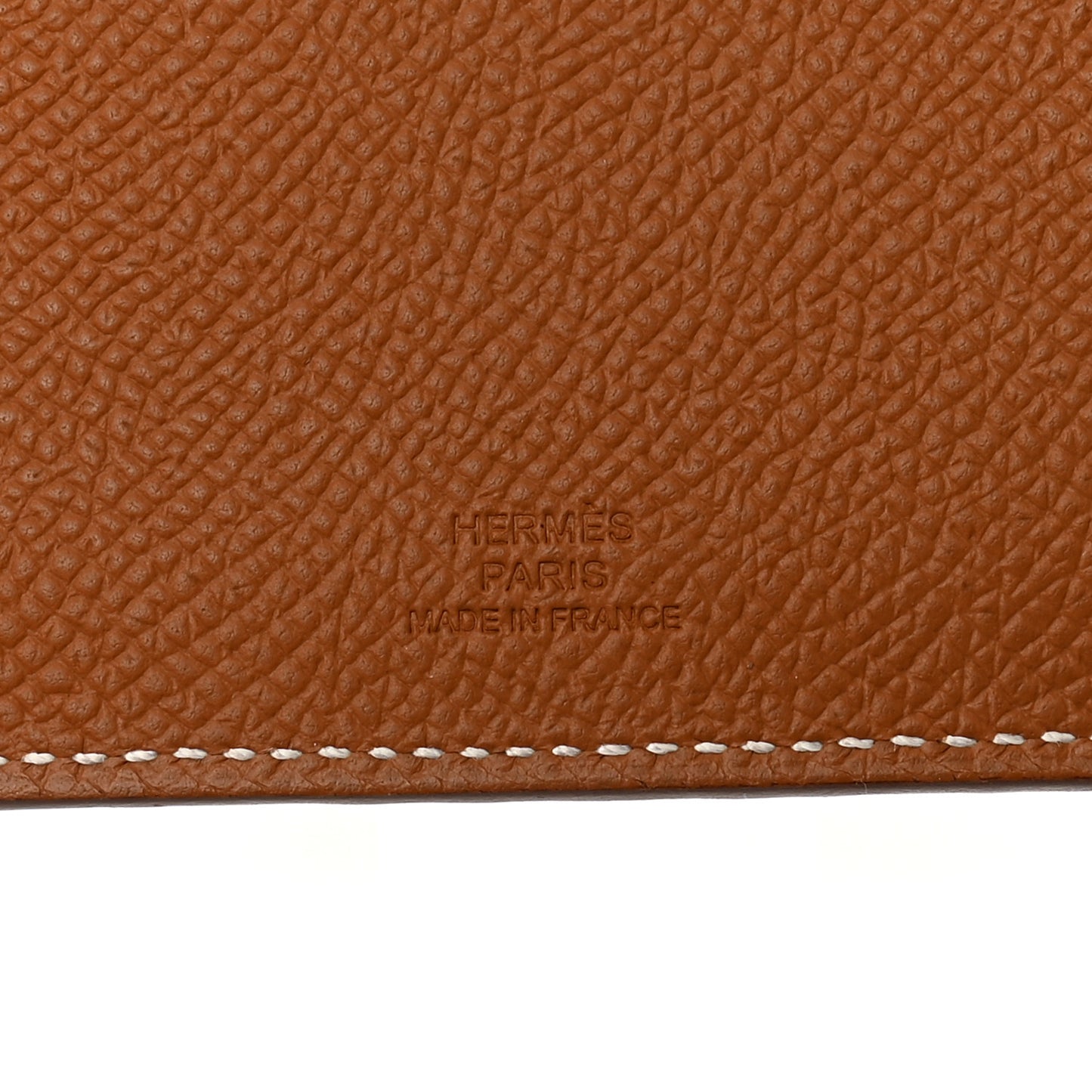Epsom Tarmac Dot PM Passport Holder Gold Nata