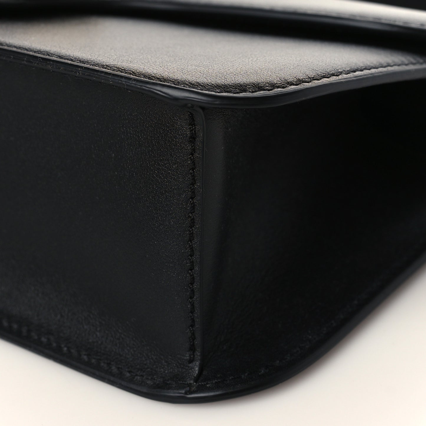 Calfskin Vlogo Loco Shoulder Bag Black