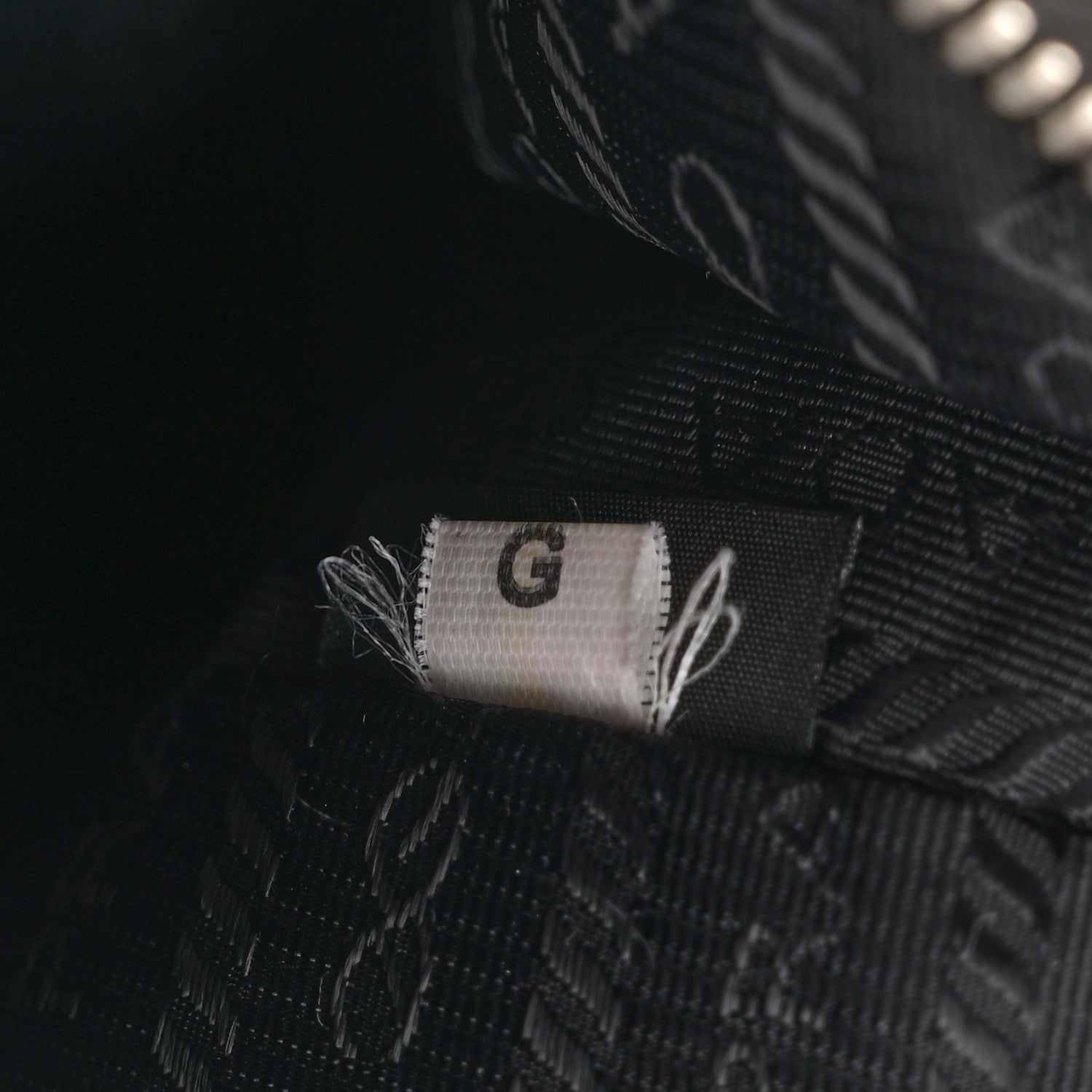 Prada Nylon Re-Edition 2005 Shoulder Bag Black 7 of 10