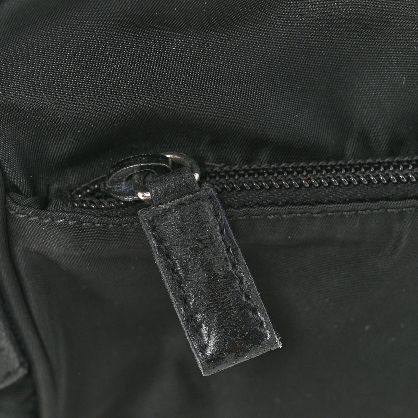 Nylon Vela Messenger Bag Black