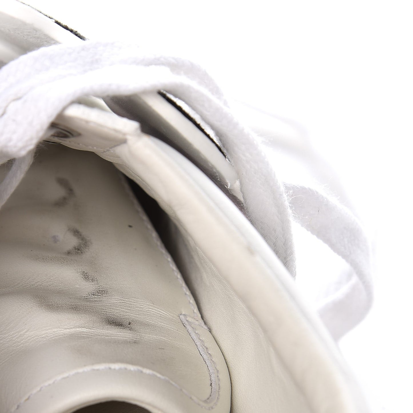 Calfskin Ayers Web UFO Dragon Embroidered Mens Ace Sneakers 7 White