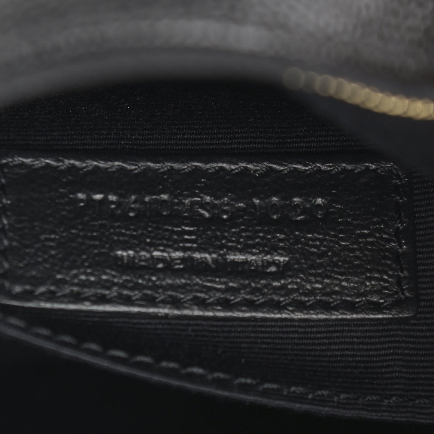 Grain De Poudre Matelasse Chevron Quilted Round Vinyle Camera Bag Black