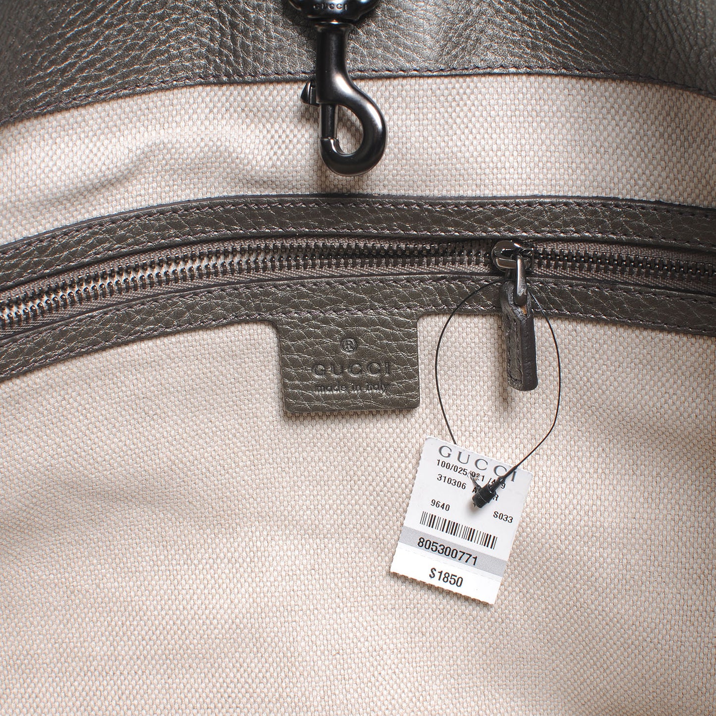 Metallic Pebbled Calfskin Large Soho Chain Shoulder Bag Sasso
