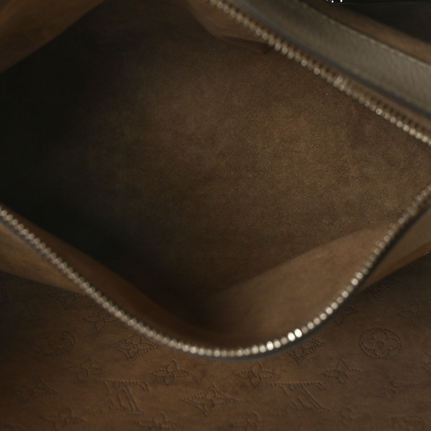 Louis Vuitton Mahina Bella Tote Galet 7 of 10