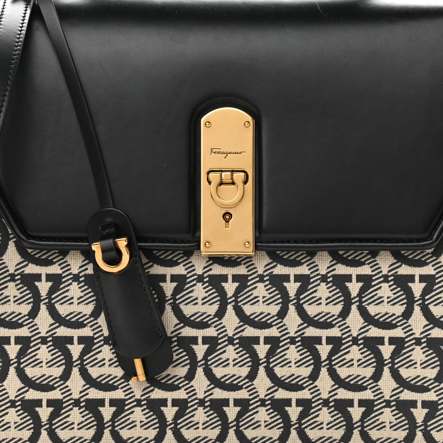 Canvas Calfskin Gancini Medium Boxyz Black Beige