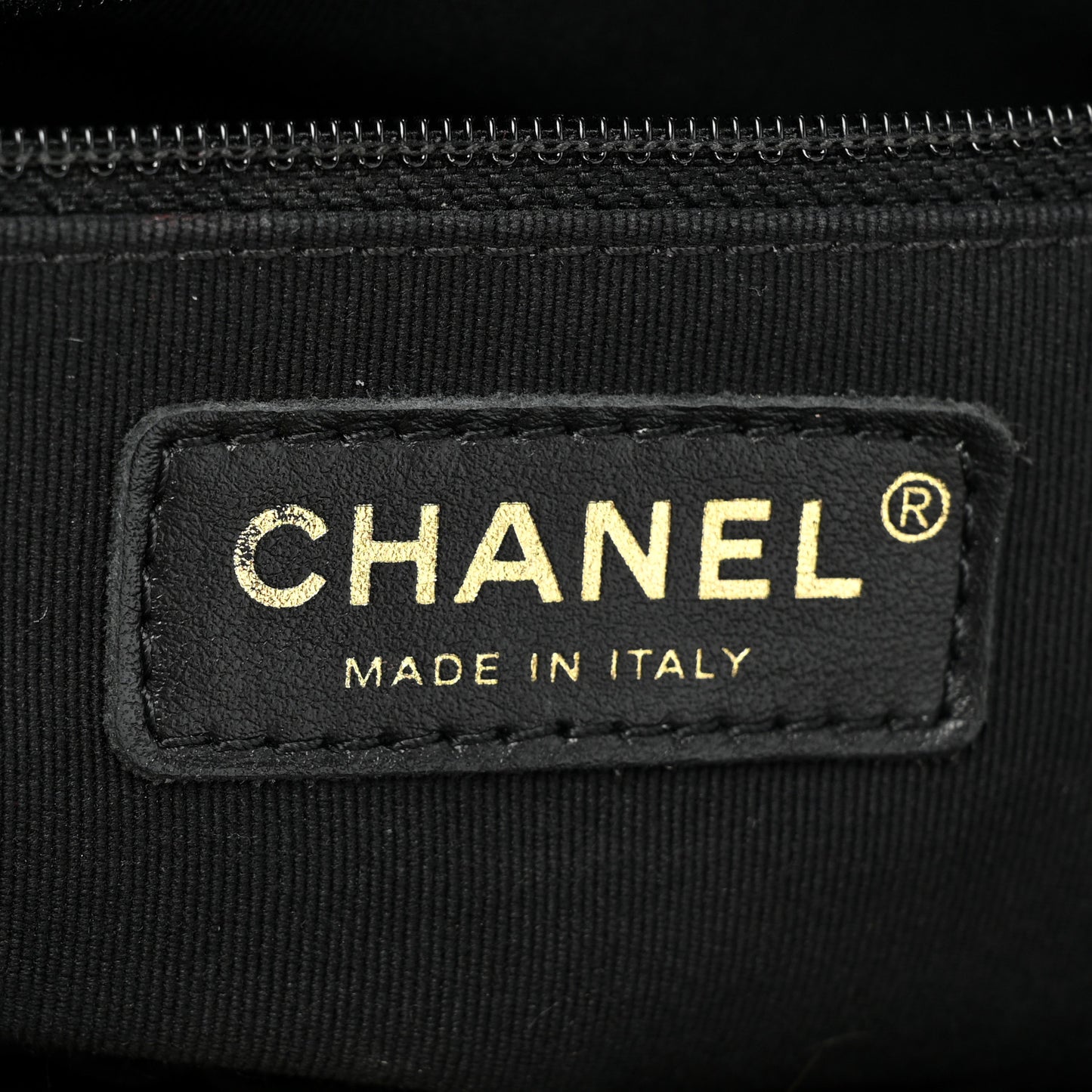 Calfskin Quilted Chain Lines Shopping Tote Black