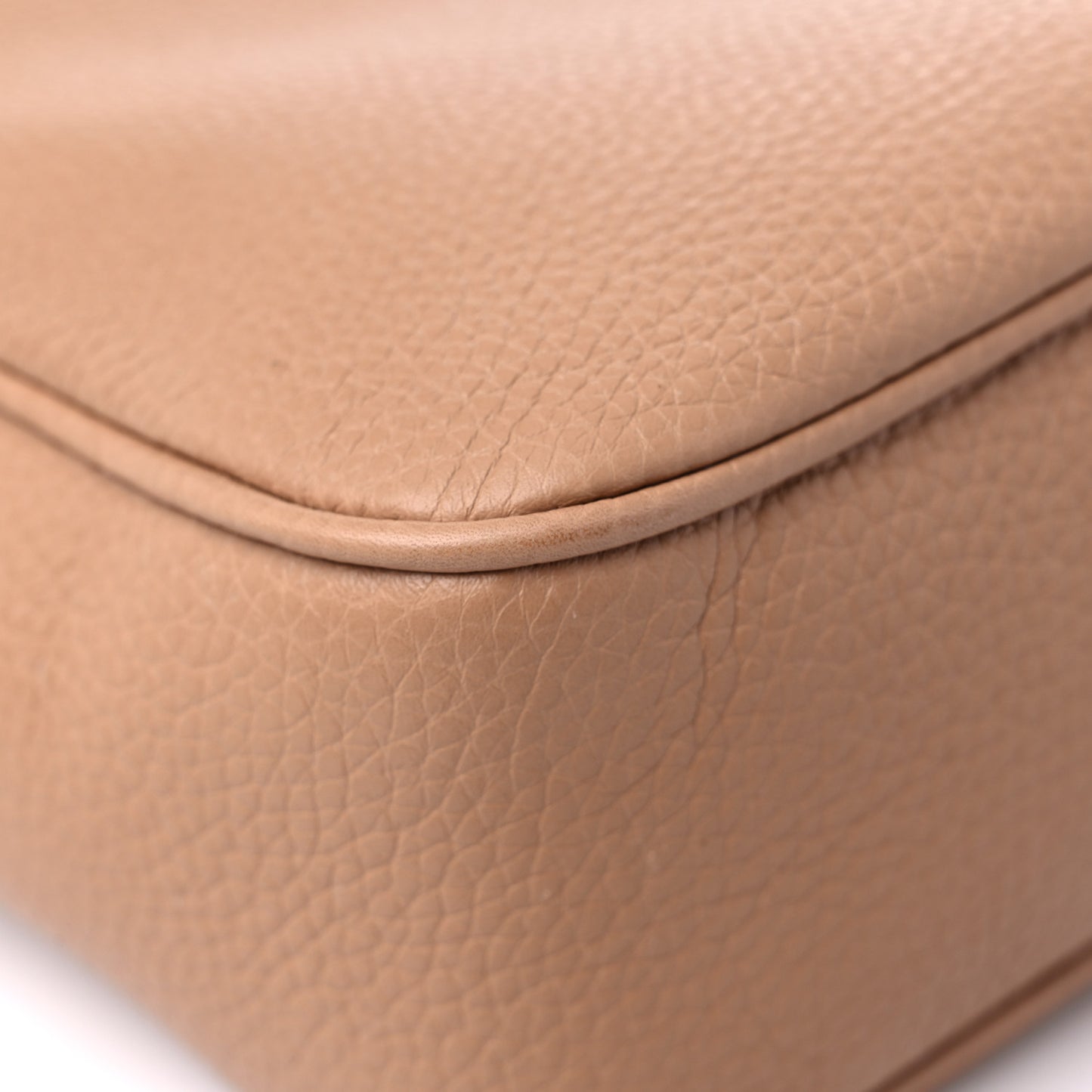 Pebbled Calfskin Small Soho Disco Bag Camelia