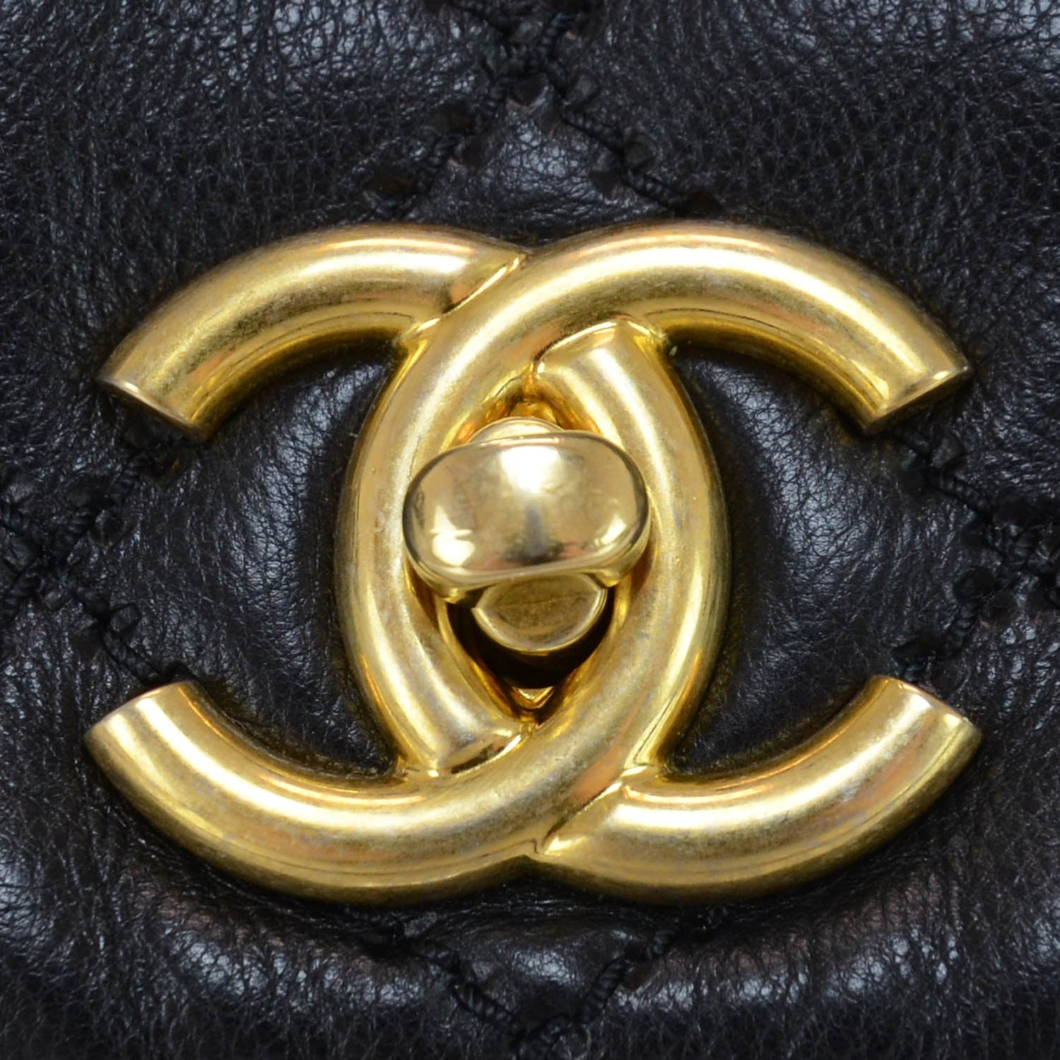 Chanel Calfskin Quilted Retro Chain Flap Black 5 of 11