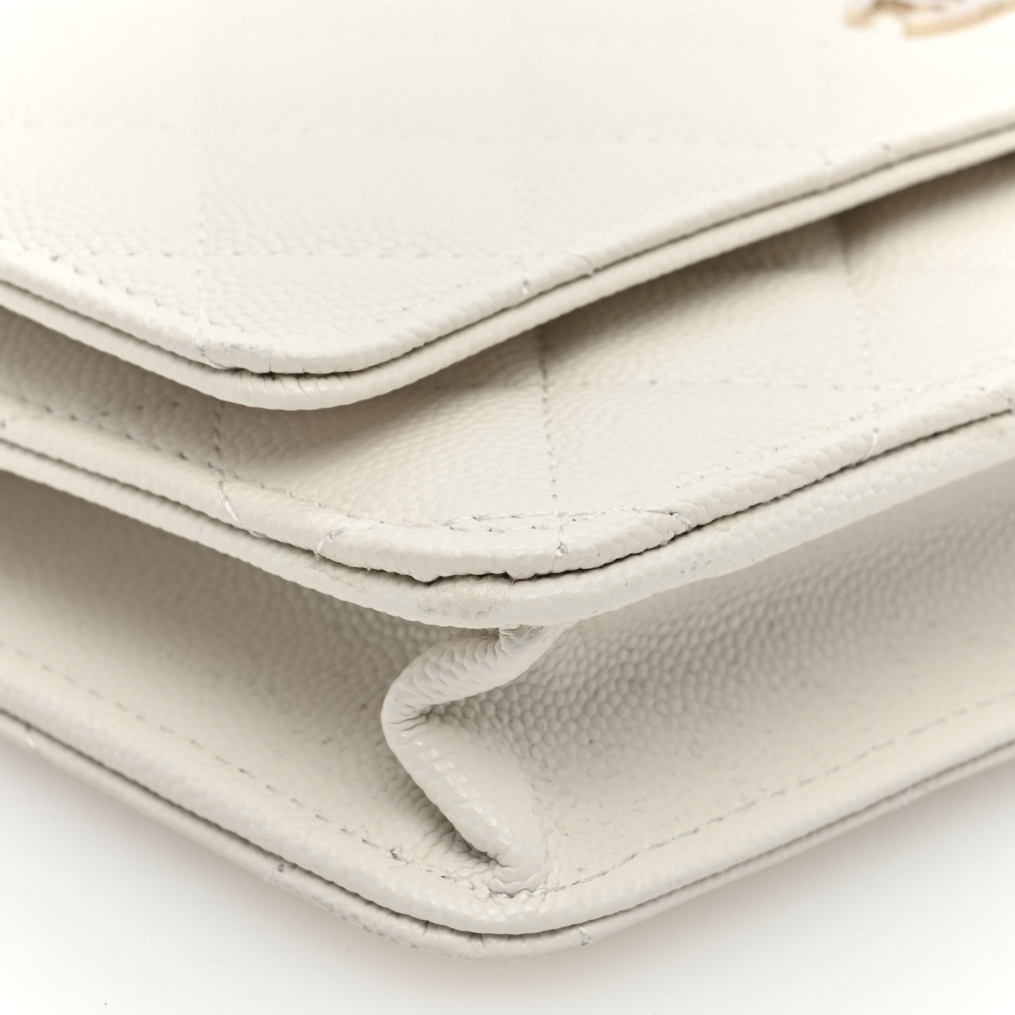 Caviar Quilted Wallet on Chain WOC White