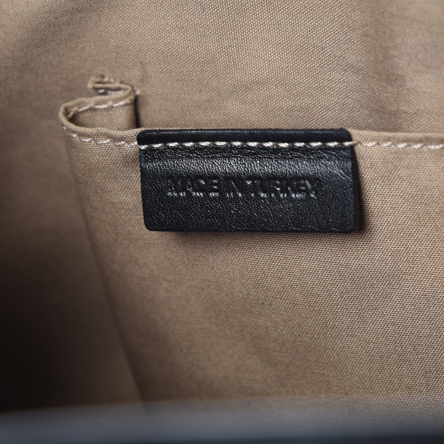 House Check Buckle Tote Black