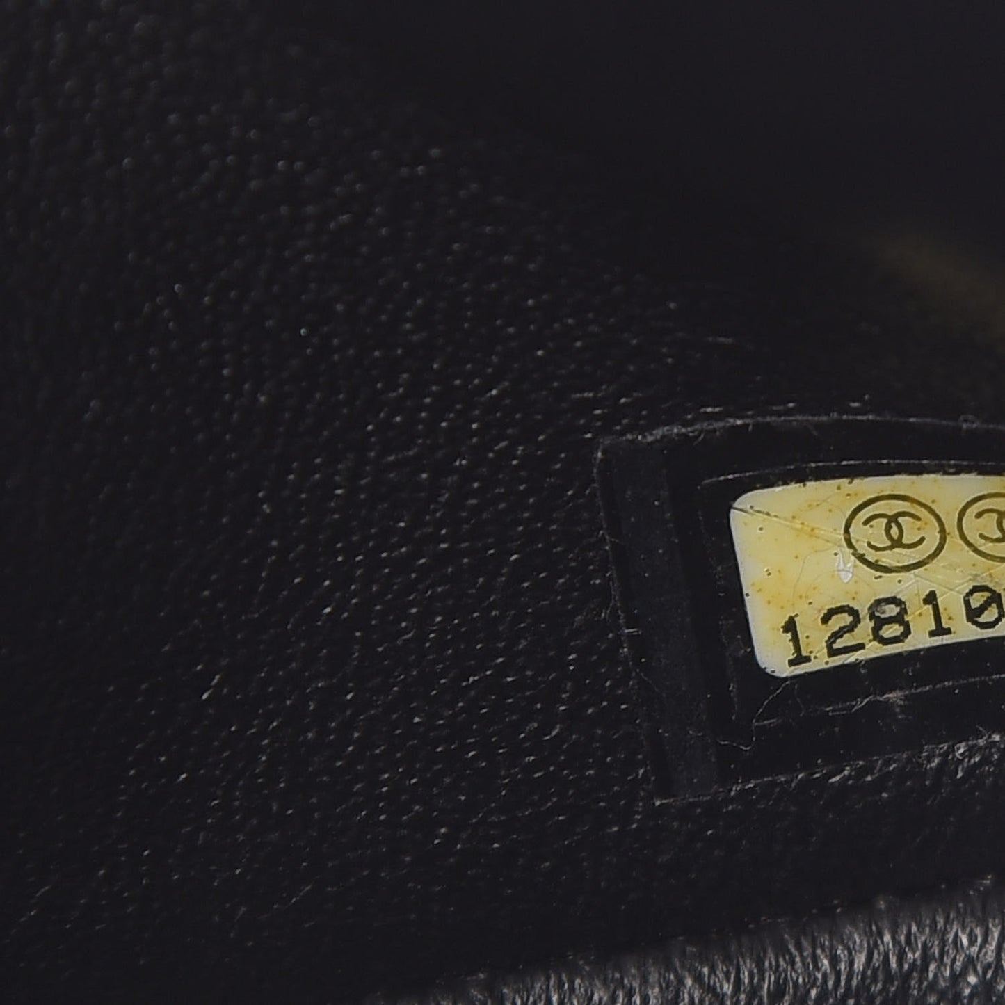 Caviar Quilted East West Flap Black