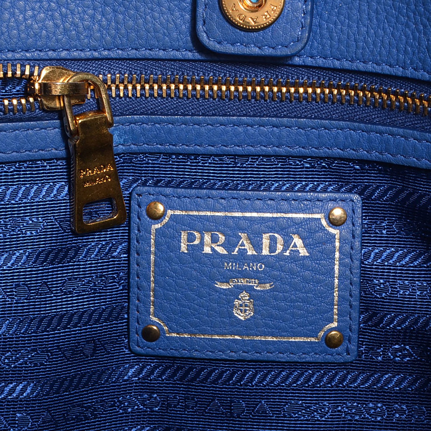 Vitello Daino Medium Satchel Azzurro