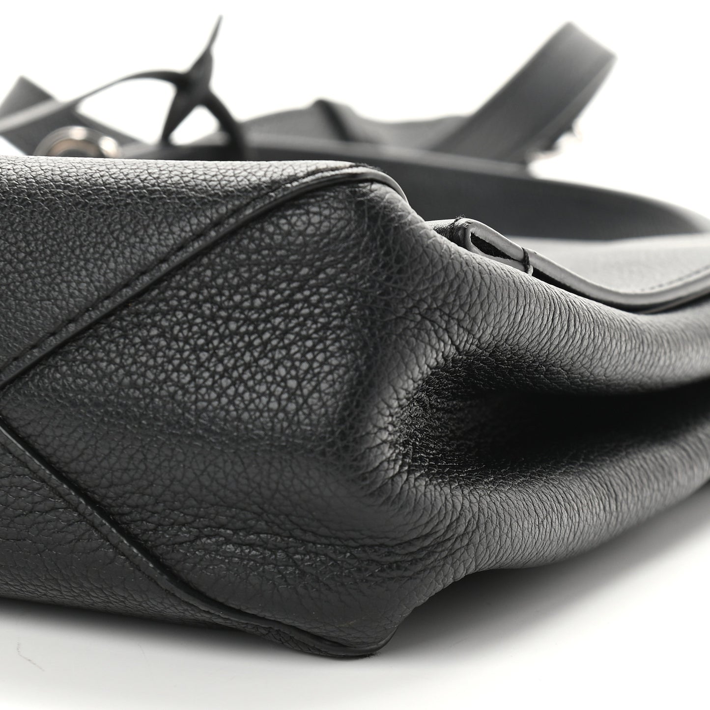 Soft Calfskin Lockme II Top Handle Black