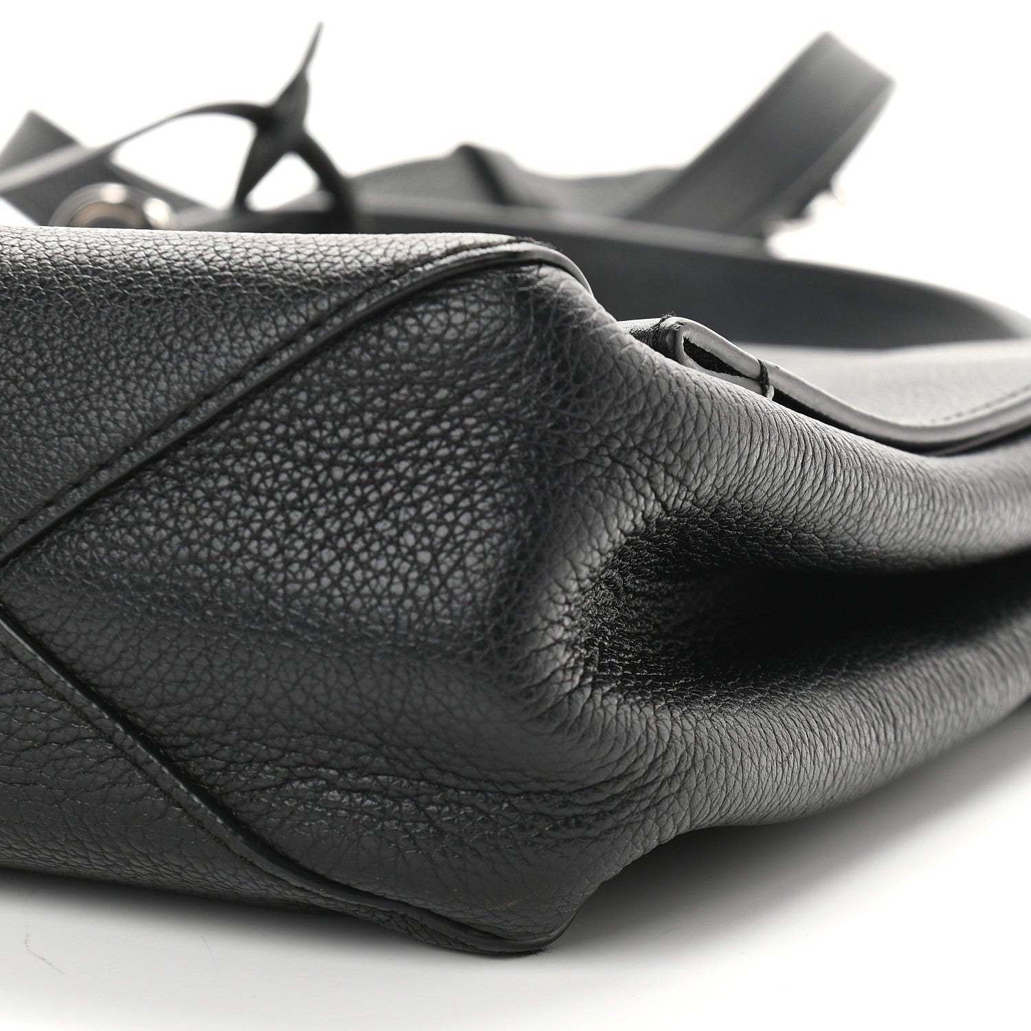 Louis Vuitton Soft Calfskin Lockme II Top Handle Black 8 of 8
