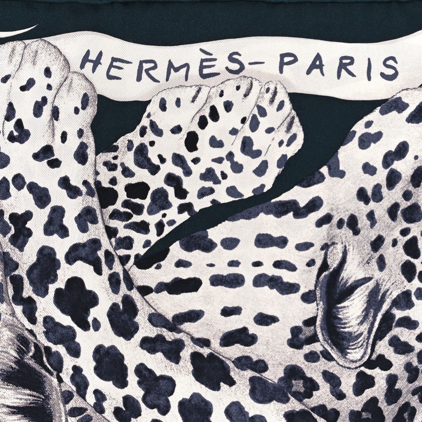 Silk Twill Lazy Leopardesses Scarf 90 Vert Black Gris