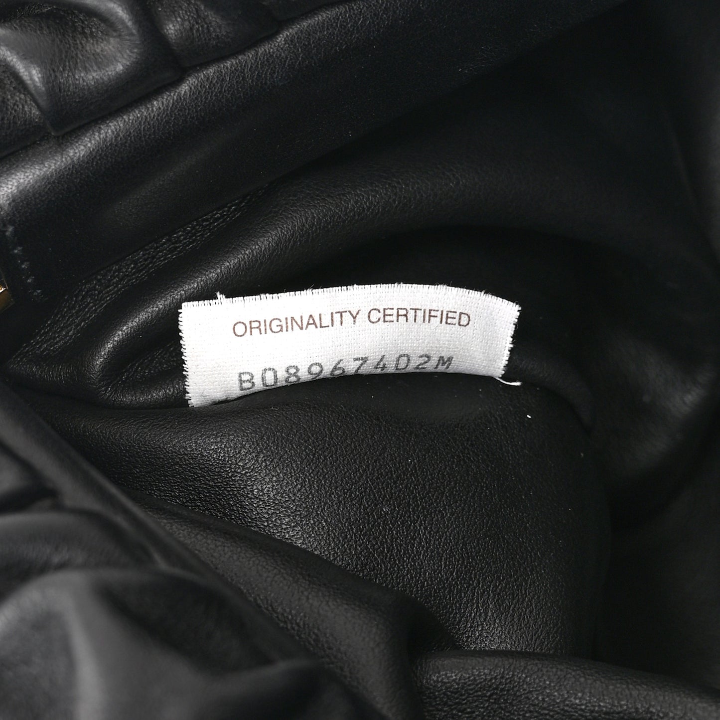 Calfskin The Pouch Chain Black
