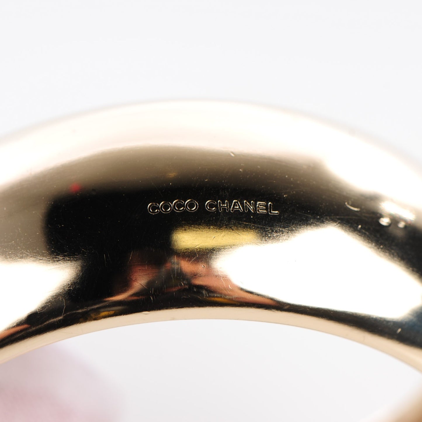 Wide L'Elegence French Quote Bangle Gold