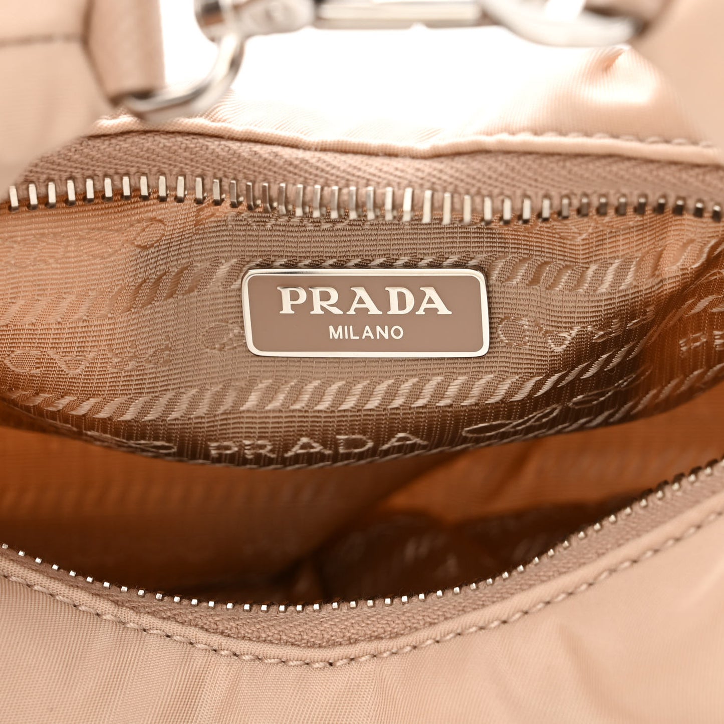 Tessuto Nylon Saffiano Re-Edition 2006 Shoulder Bag Cammeo