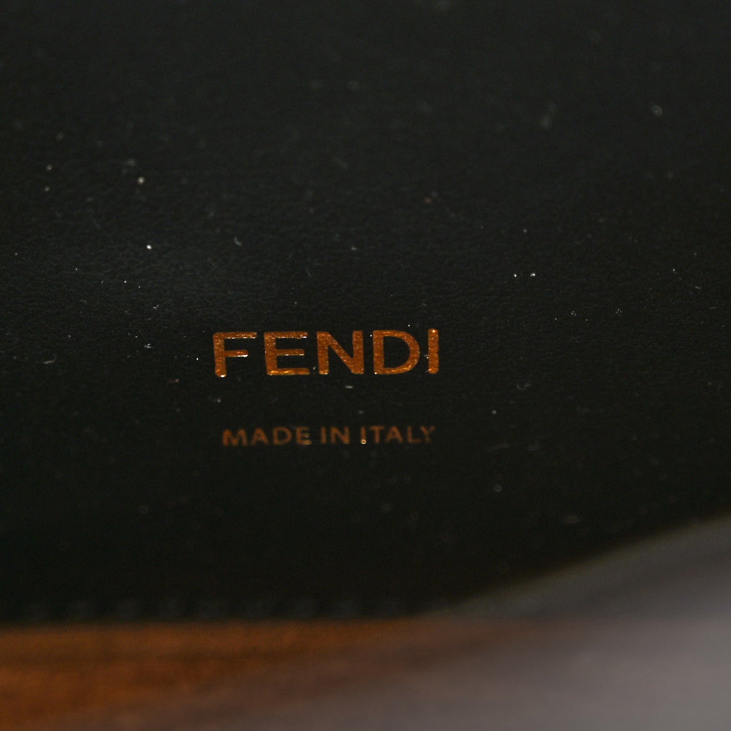 Agnello Old Shine Shearling F is Fendi Embossed Kan U Shoulder Bag Black Foresta