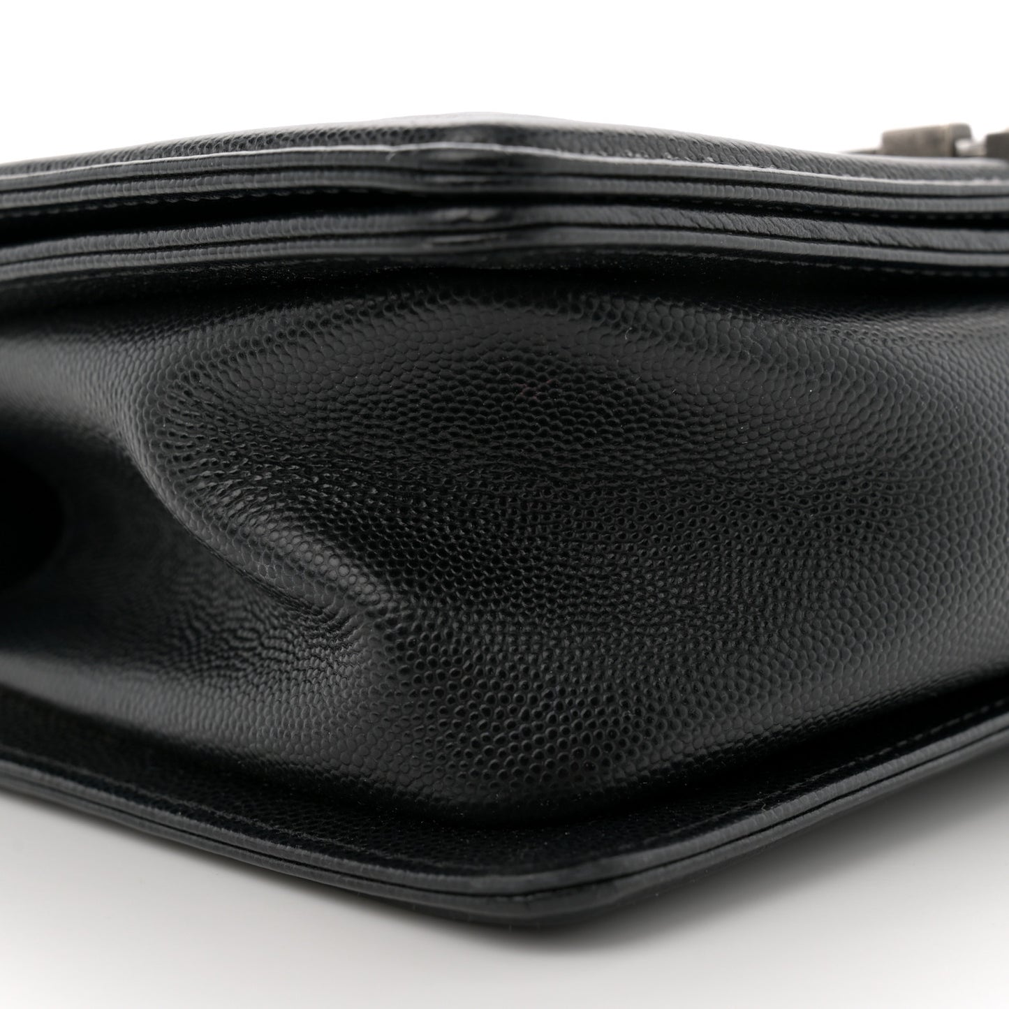 Caviar Quilted Medium Boy Flap Black