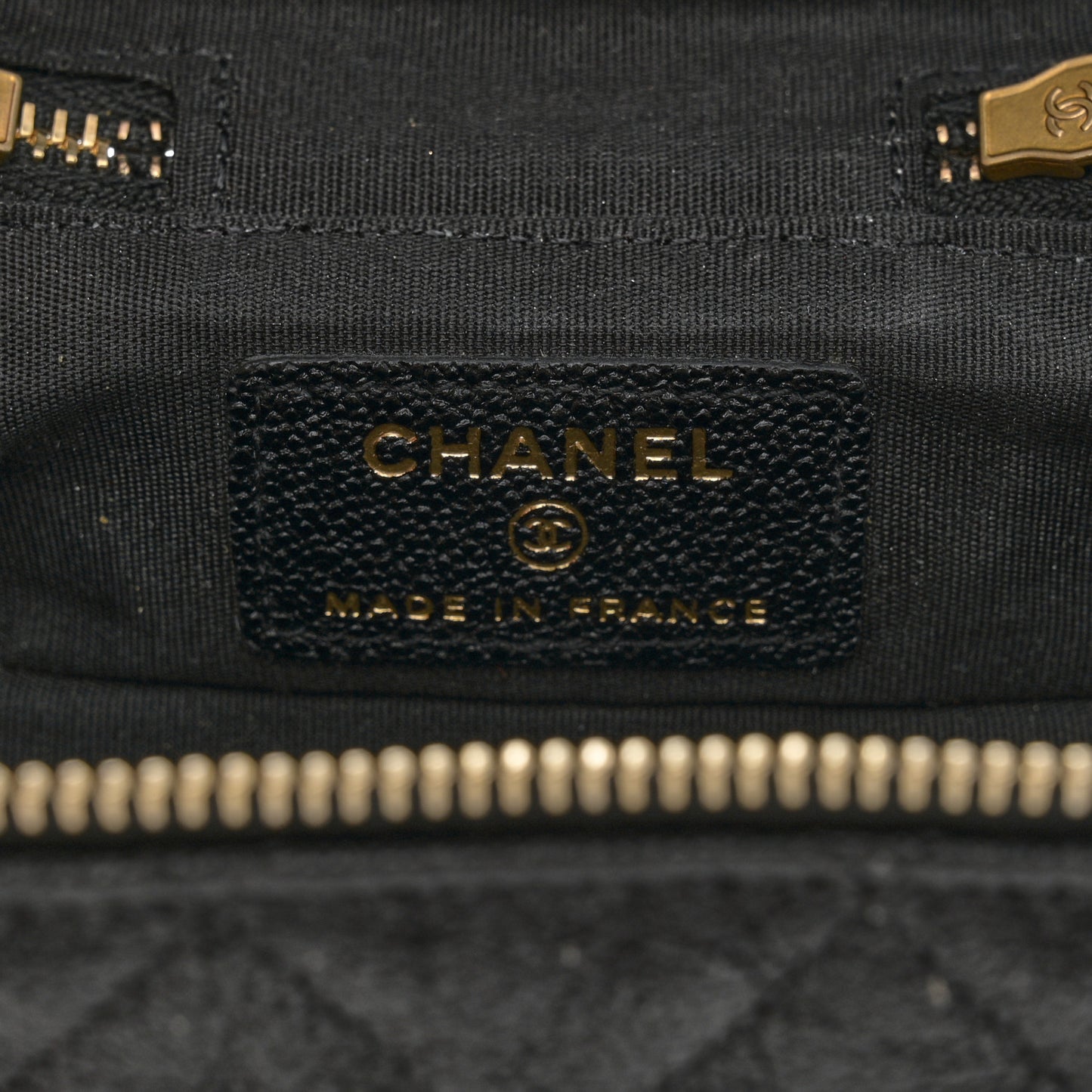 Caviar Quilted Mini Top Handle Vanity With Chain Black