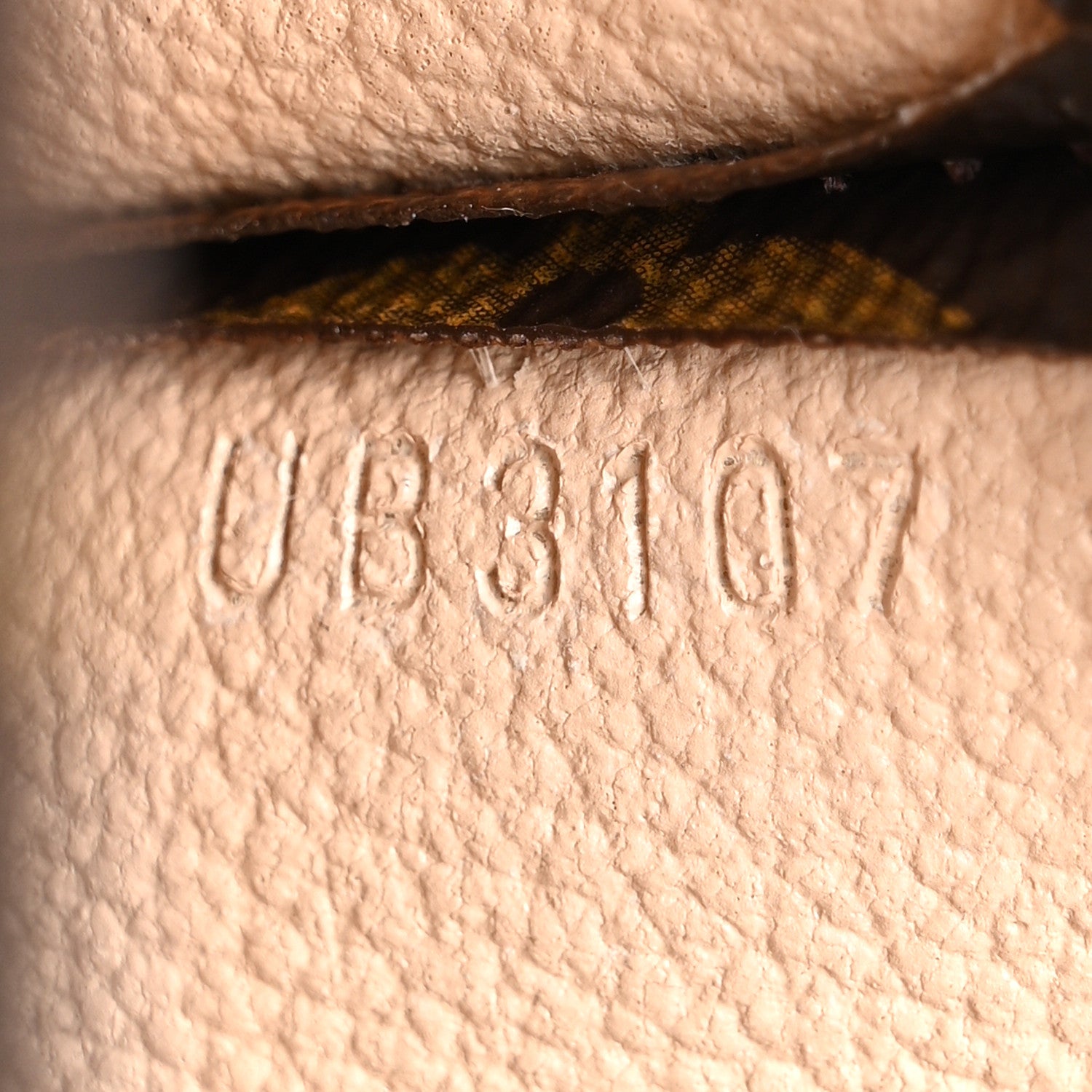 Louis Vuitton Monogram Toiletry Pouch 19 7 of 11