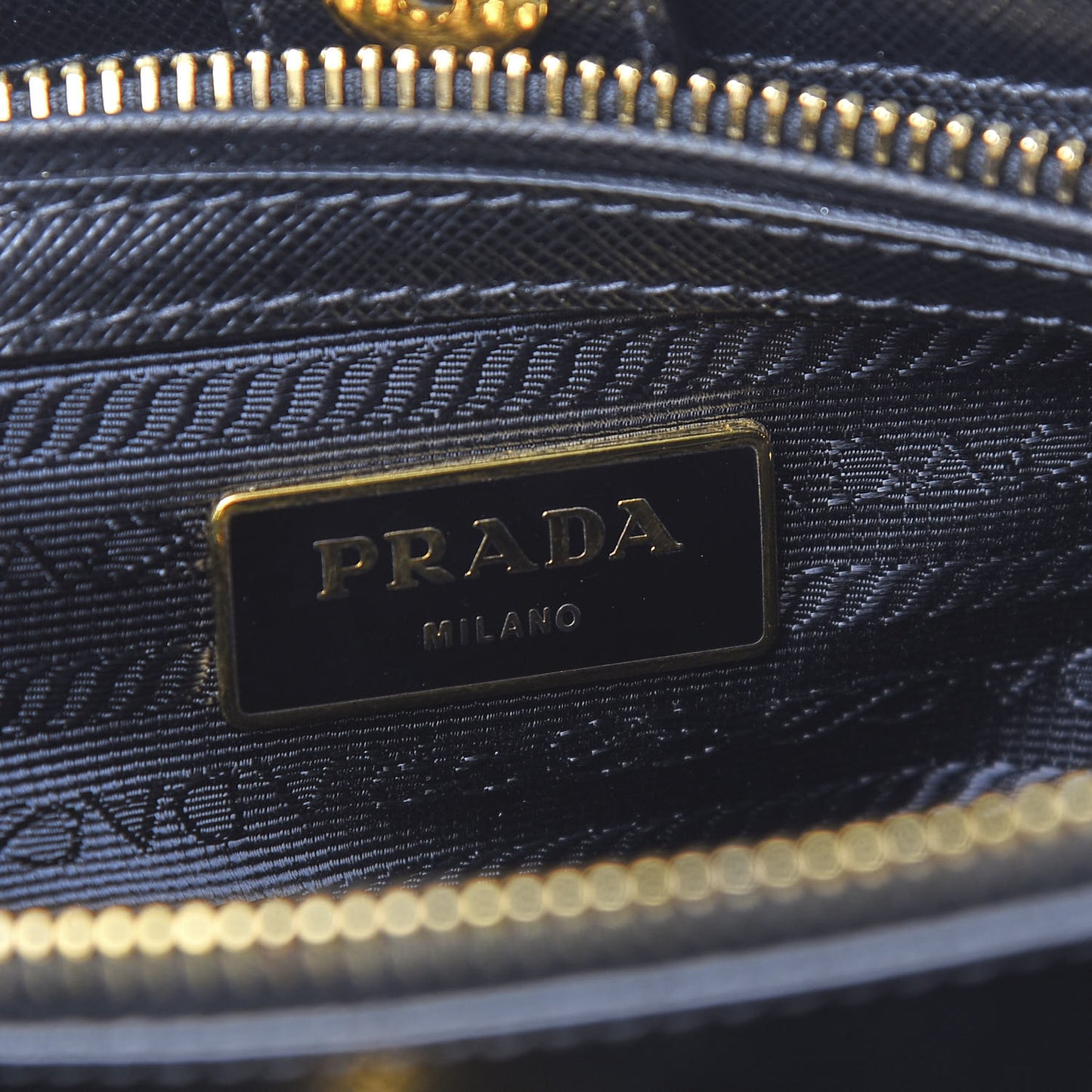 Saffiano Lux Medium Tote Black