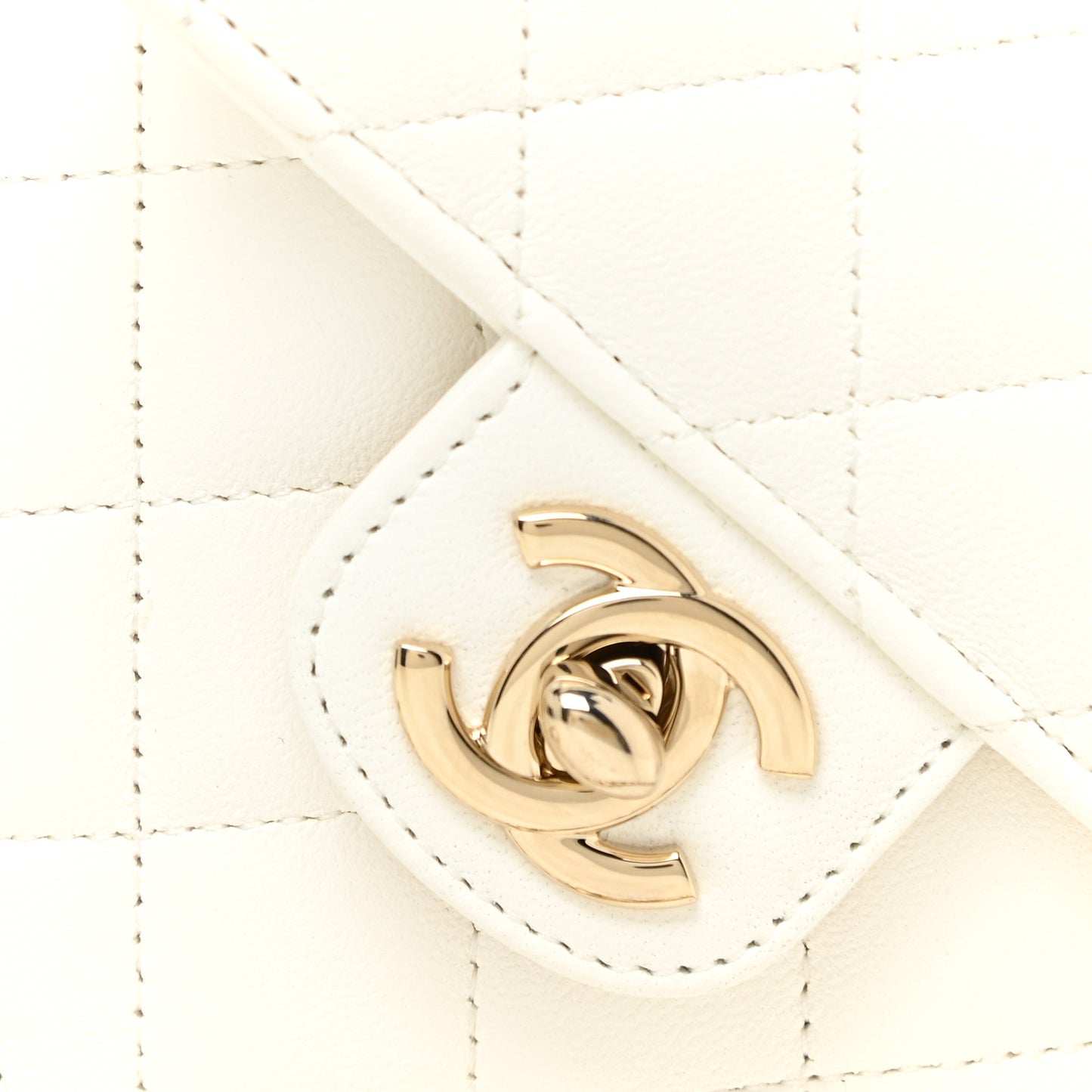 Lambskin Quilted CC In Love Heart Clutch With Chain White