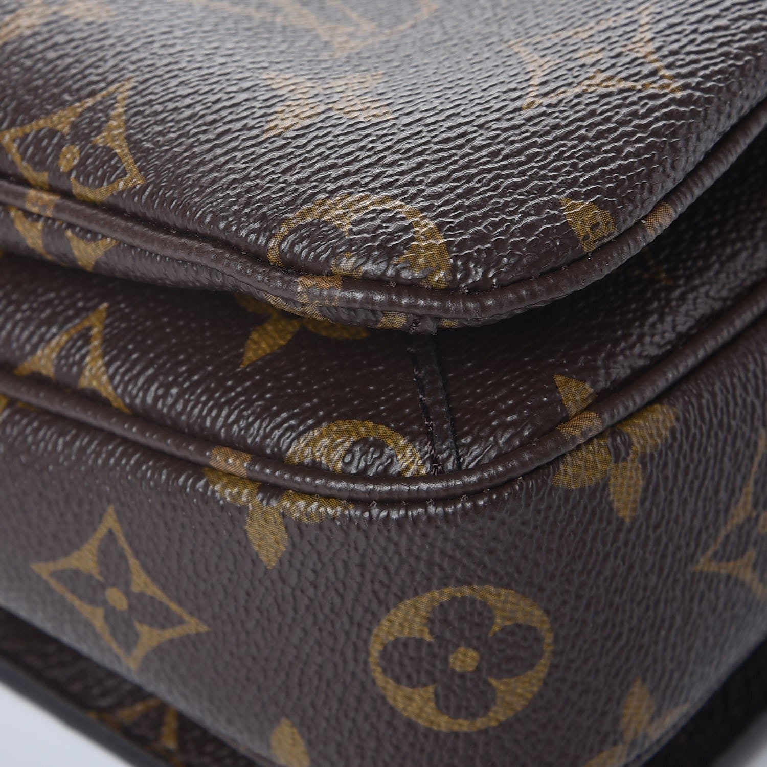 Louis Vuitton Monogram Pochette Metis 9 of 15