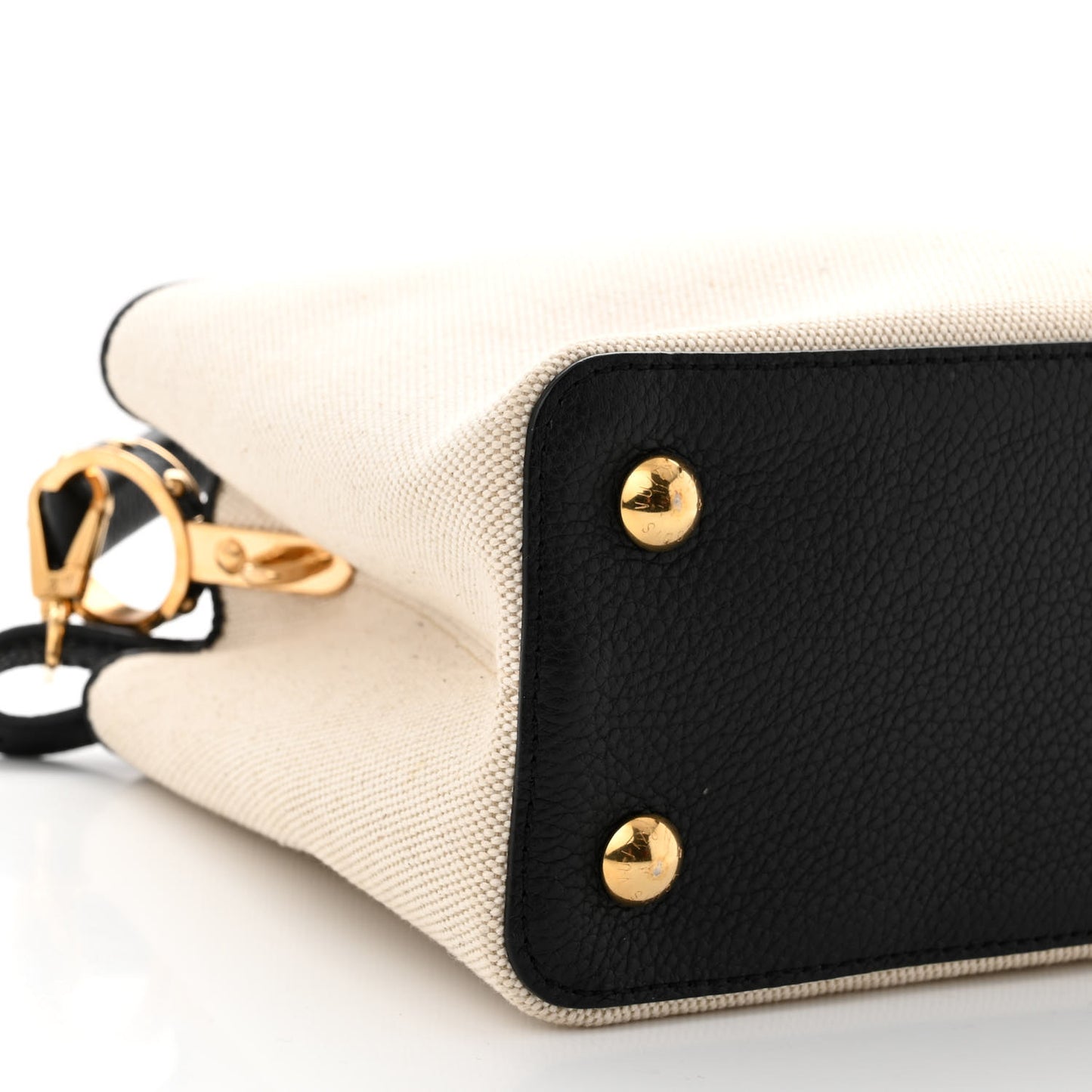 Canvas Taurillon Capucines MM Black