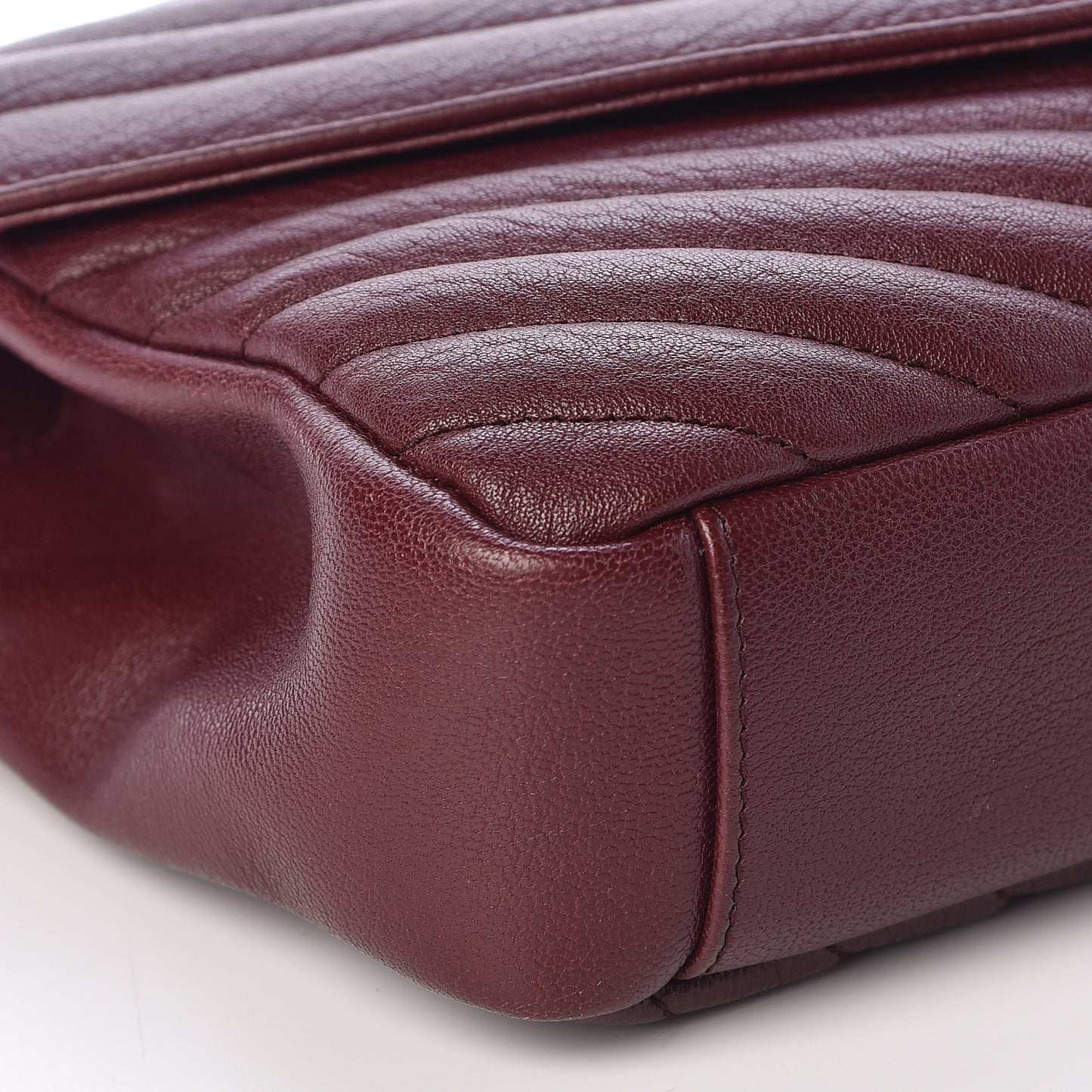 Sheepskin Matelasse Chevron Medium College Bag Rouge Legion
