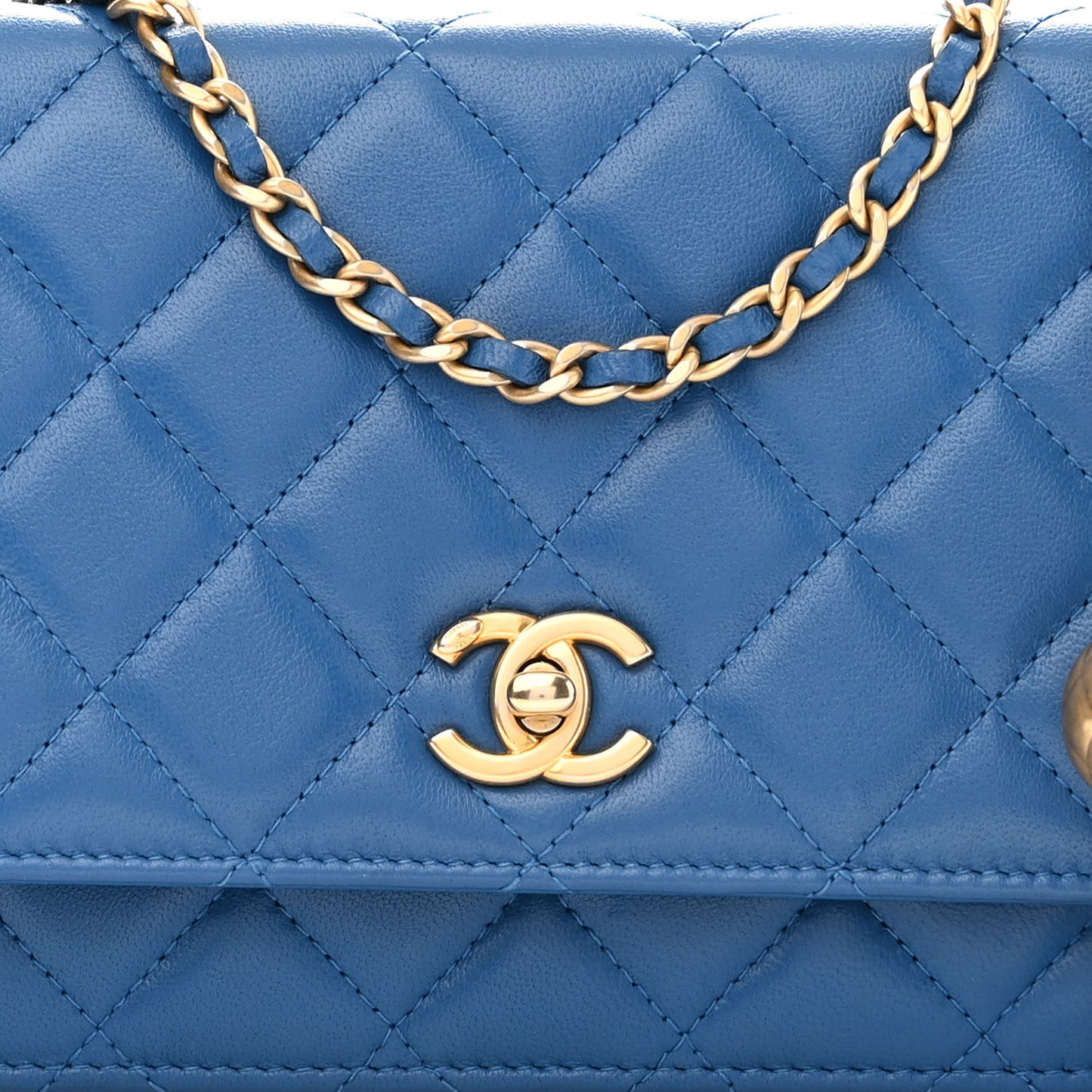 Lambskin Quilted CC Pearl Crush Wallet on Chain WOC Blue