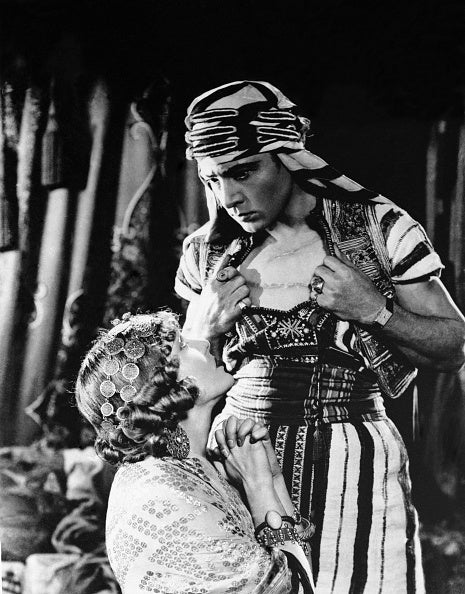 (Original Caption) Rudolph Valentino and Vilma Banky are shown in 