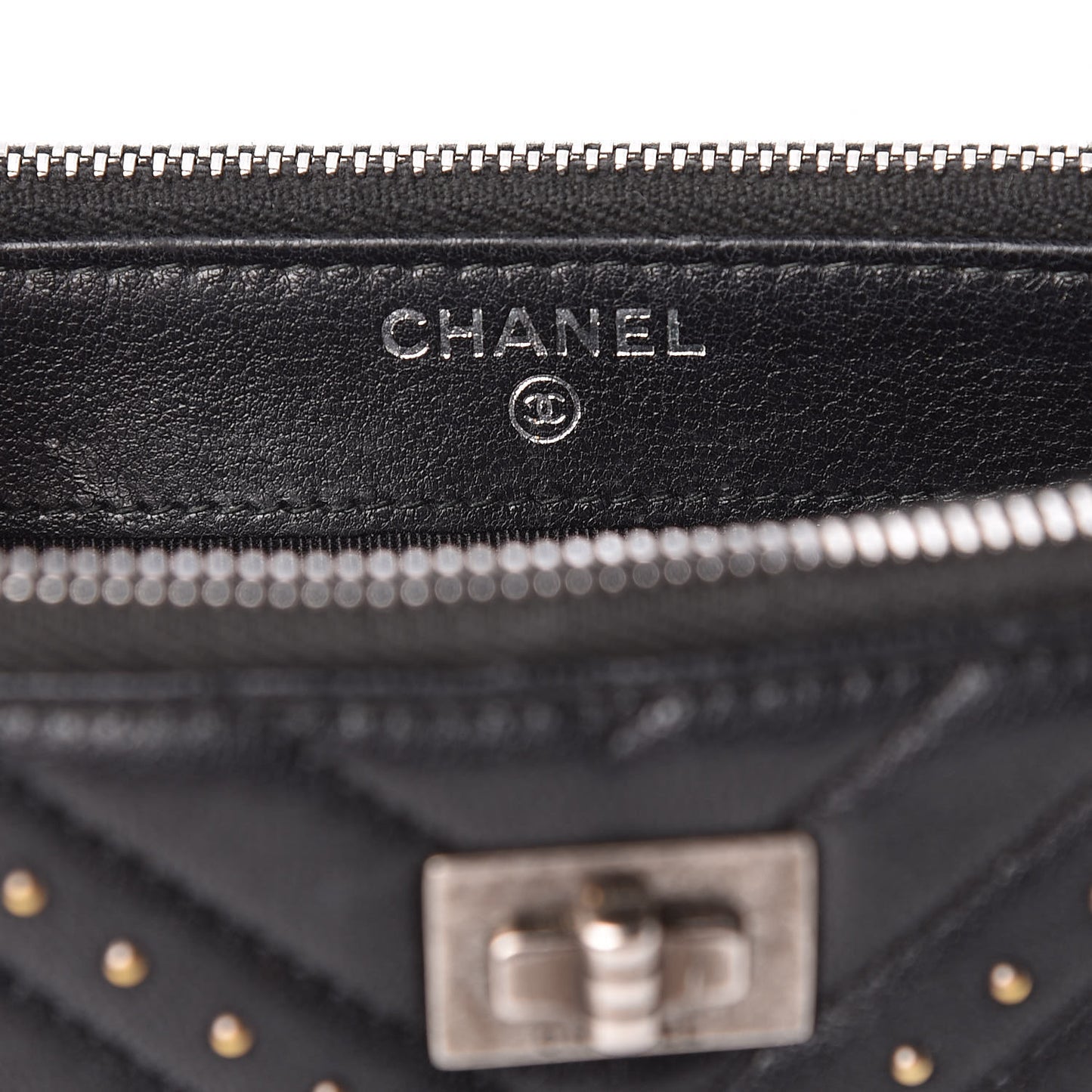 Sheepskin Chevron Quilted Studded Reissue Small Clutch With Chain Black