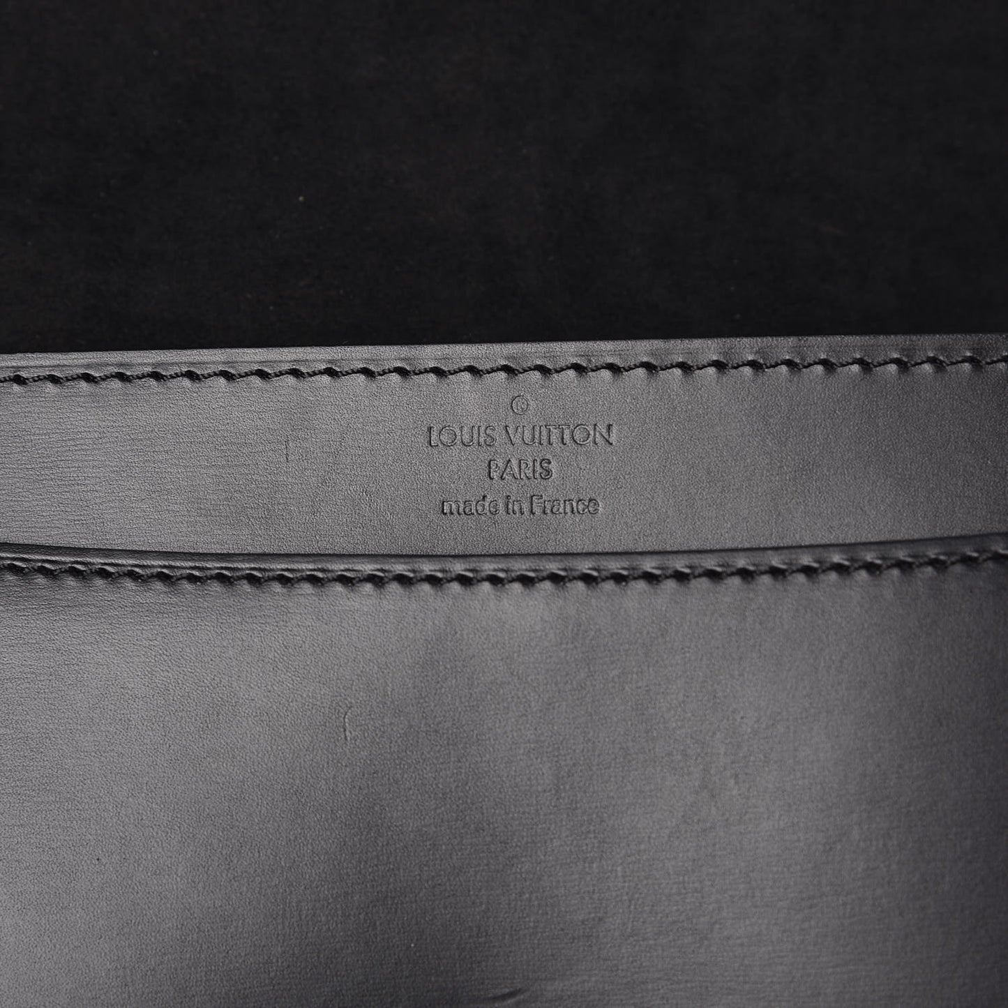 Calfskin Chain Louise GM NM Black