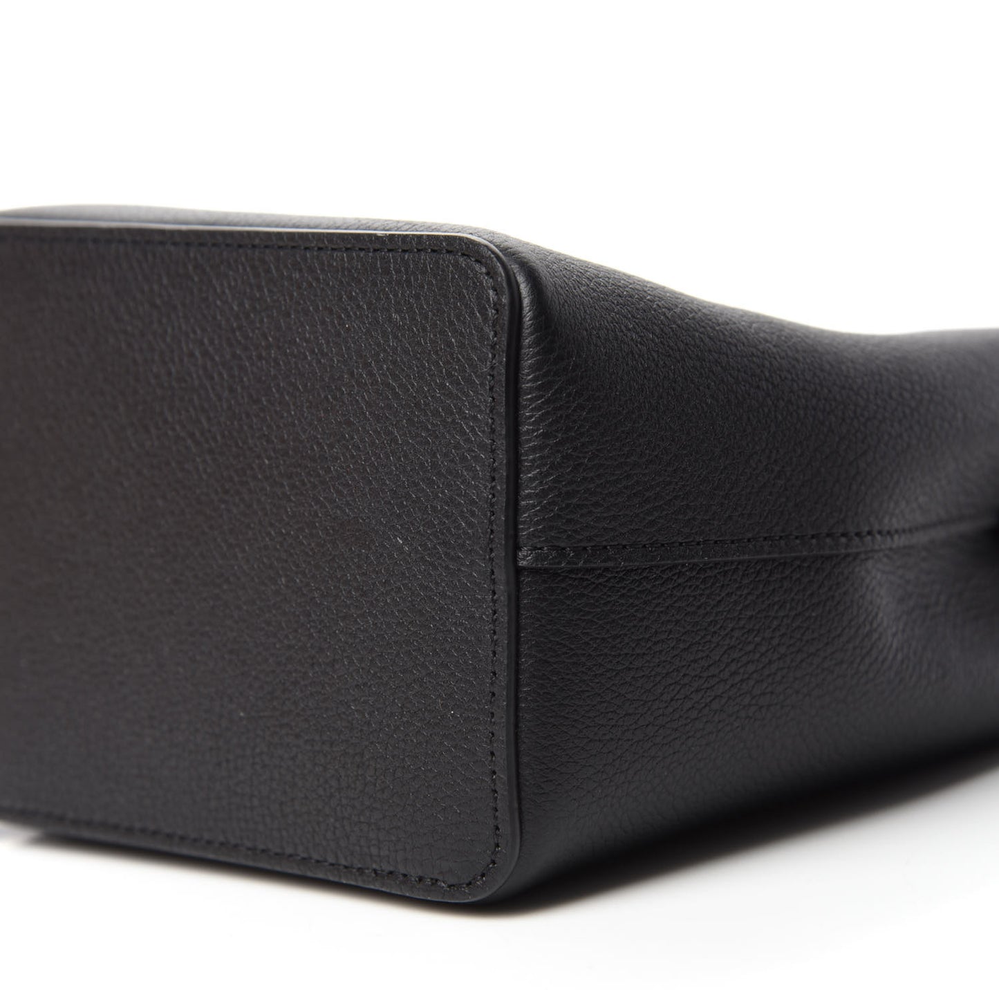 Calfskin Nano Lockme Bucket Black
