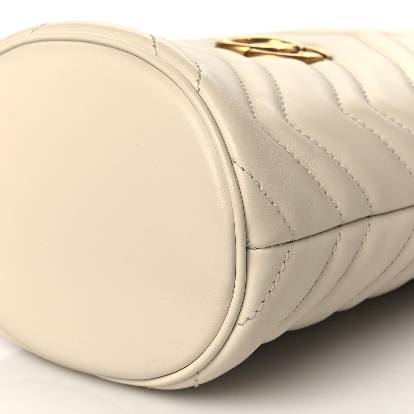 Calfskin Matelasse Mini GG Marmont 2.0 Bucket Bag White