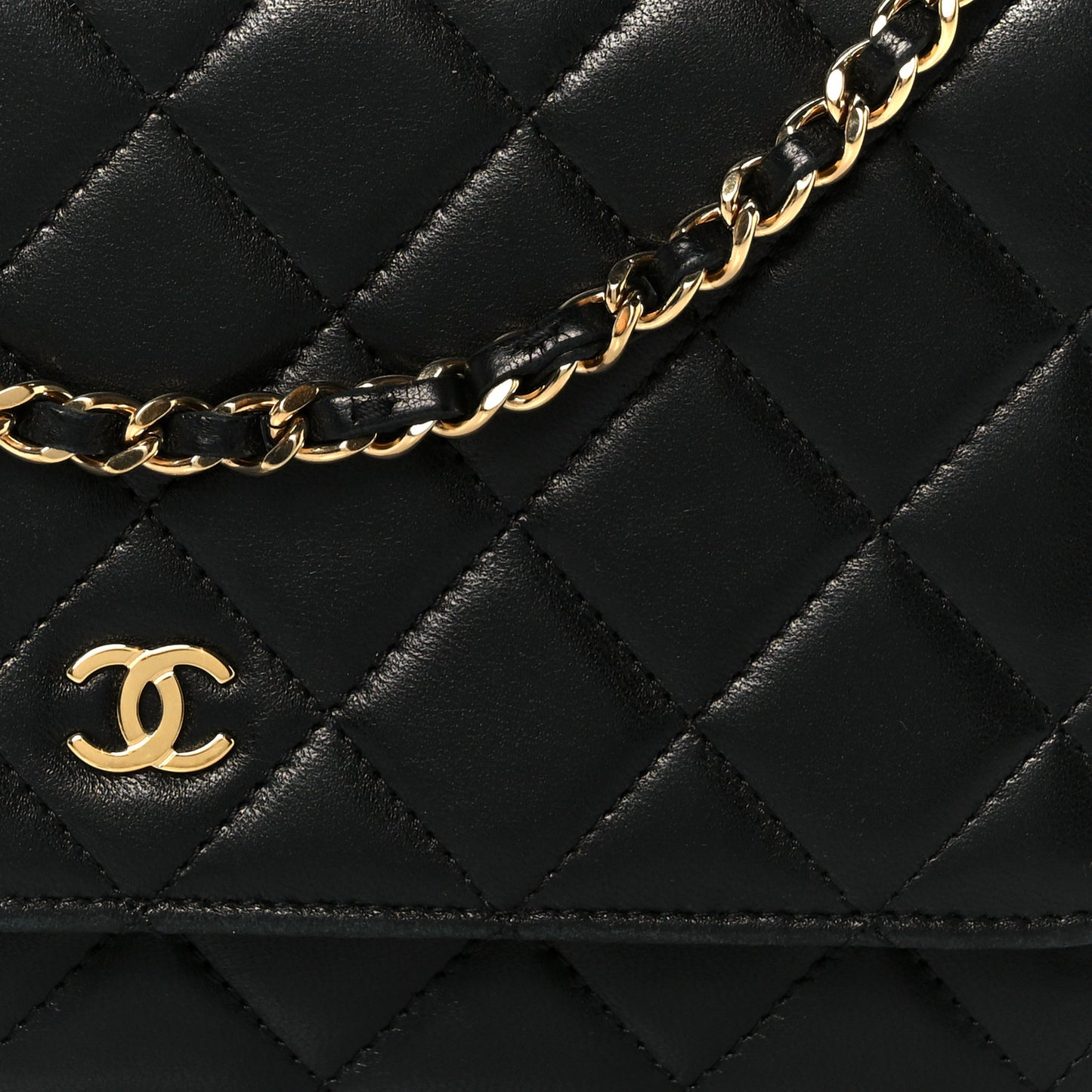 Lambskin Quilted Wallet On Chain WOC Black