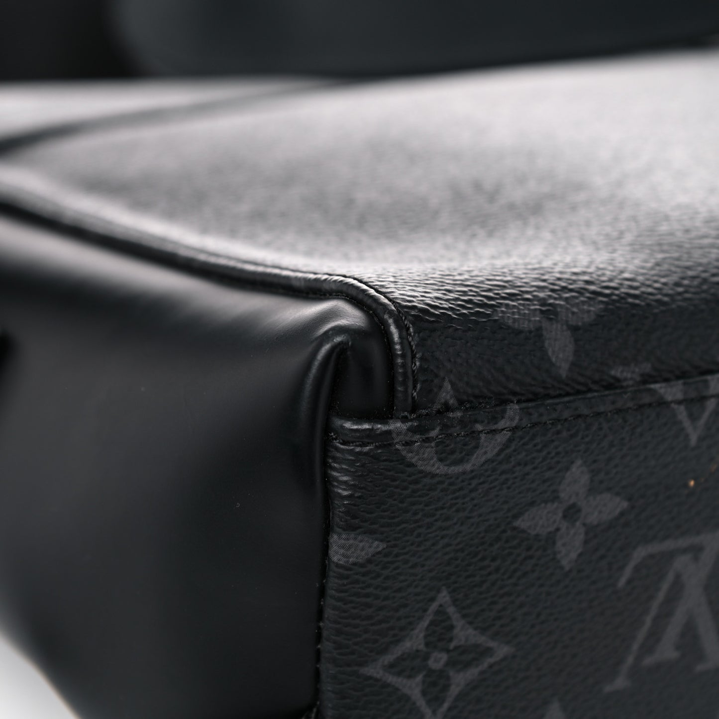 Monogram Eclipse Voyager PM Messenger